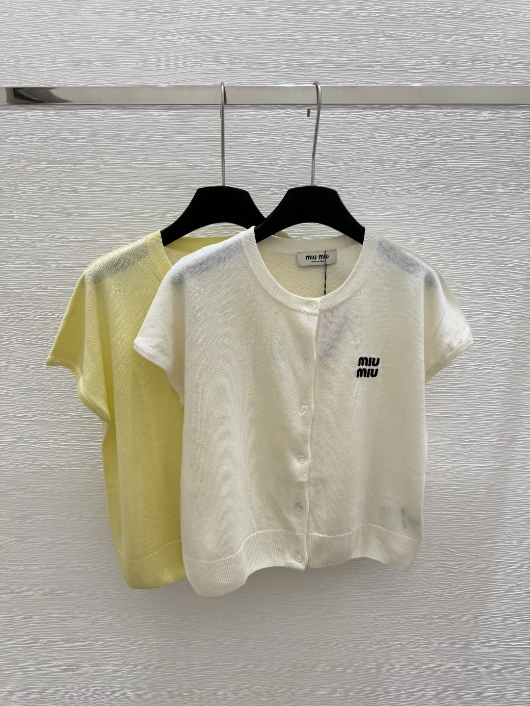 NO:410683,M Home Early Spring New Round-neck Knitted Cardigan Color White Yellow Size 36.38.40,,alexander wang19860909M家  早春新款 圆领针织开衫 颜色白色 黄色 尺码36.38.40,,alexander wang,Women's clothing