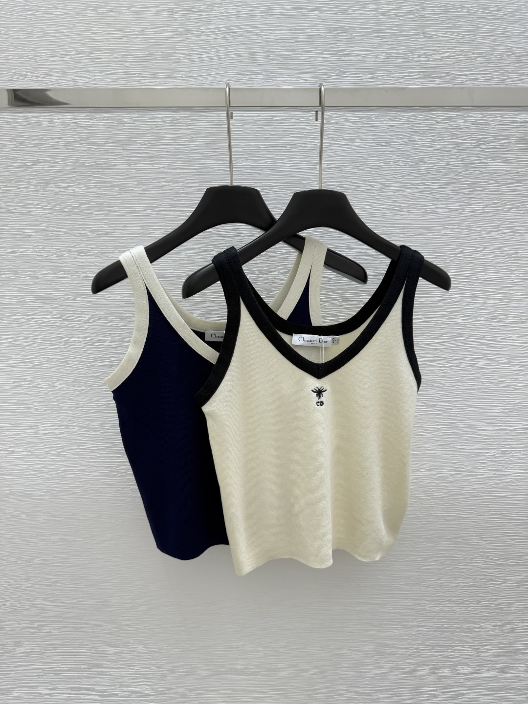 NO:410848,D Home Early Spring New Round Neck Knitted Sling Vest Color White Royal Blue Size 36.38.40, Dior, Alexander wang19860909D家  早春新款 圆领针织吊带背心 颜色白色 宝蓝色 尺码36.38.40,,dior,alexander wang,Women's clothing