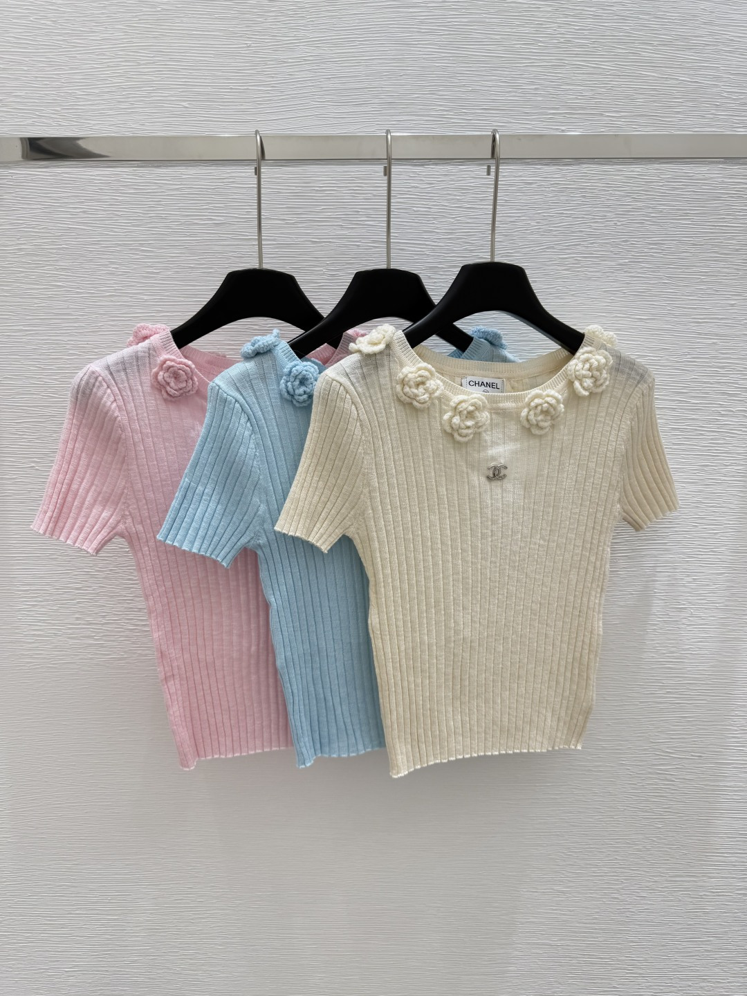 NO:410852,CH Home Early Spring New Style Round Neck Flower Knitted Short Sleeve Color White Blue Pink Size 36.38.40, T-shirt,alexander wang19860909CH家  早春新款 圆领花朵针织短袖 颜色白色 蓝色 粉色 尺码36.38.40,,T-shirt,alexander wang,Women's clothing