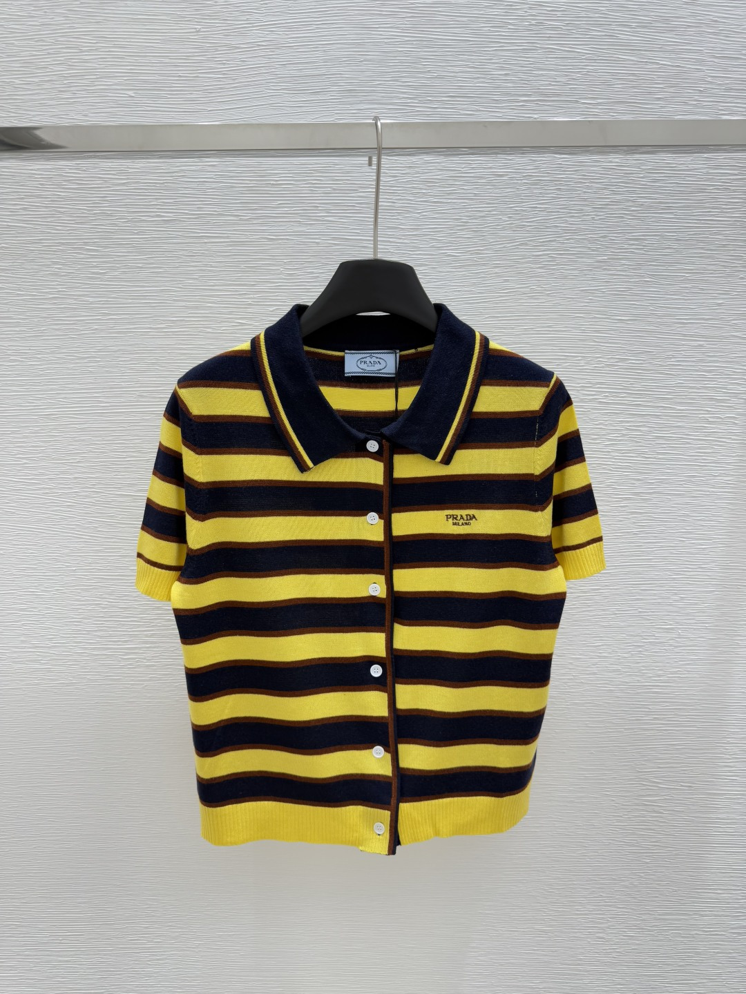 NO:417728,P home, early spring new style, lapel striped knitted short-sleeved cardigan, color yellow, size 36.38.40,,T-shirt,alexander wang19860909P家  早春新款 翻领条纹针织短袖开衫 颜色黄色 尺码36.38.40,,T-shirt,alexander wang,Women's clothing