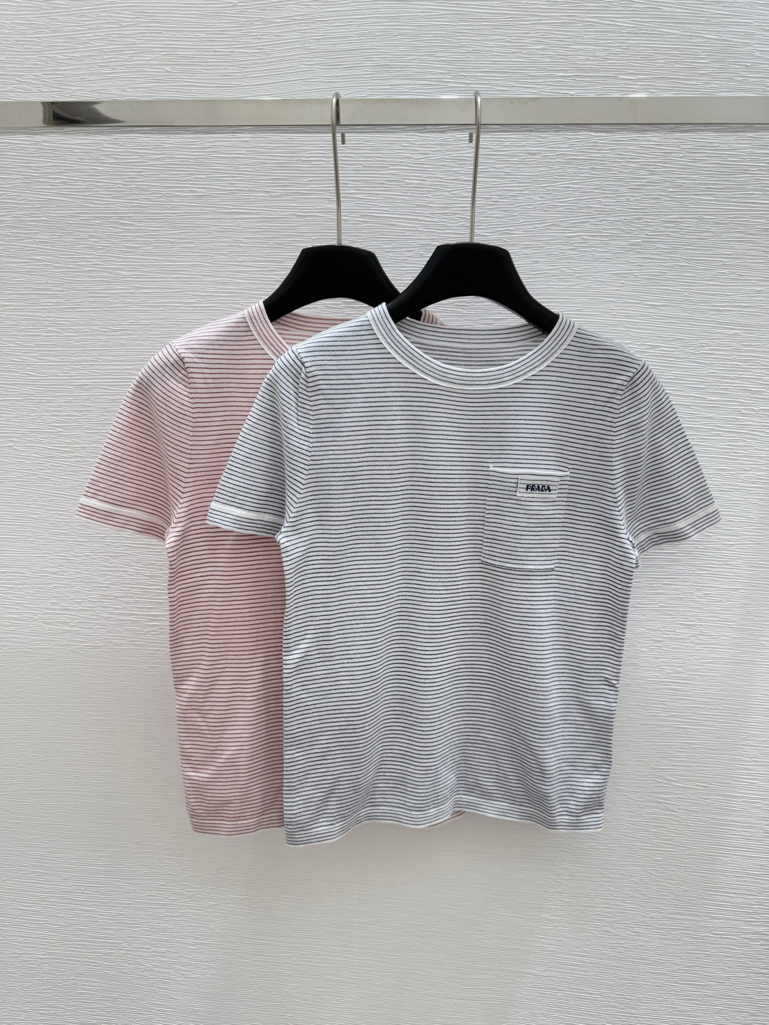 NO:417826,P home, early spring new style, round neck striped knitted short sleeves, color red, blue, size 36.38.40,,T-shirt,alexander wang19860909P家  早春新款 圆领条纹针织短袖 颜色红色 蓝色 尺码36.38.40,,T-shirt,alexander wang,Women's clothing