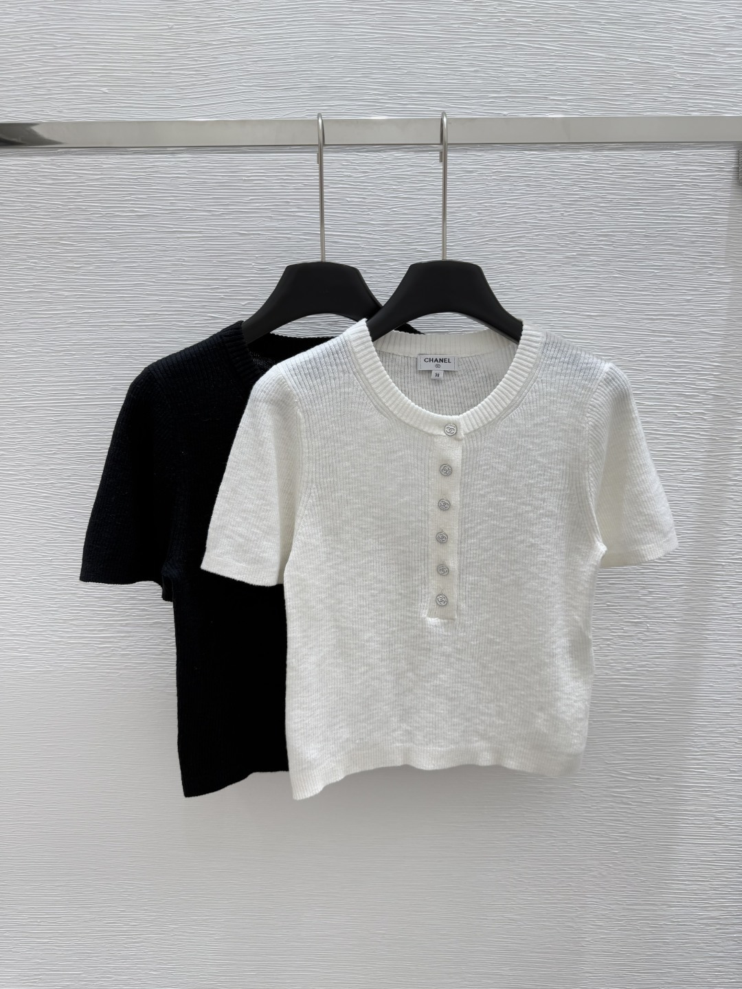 NO:419337,CH Home Early Spring New Style Round Neck Knitted Short Sleeve Color White Black Size 36.38.40, T-shirt,alexander wang19860909CH家  早春新款 圆领针织短袖 颜色白色 黑色 尺码36.38.40,,T-shirt,alexander wang,Women's clothing