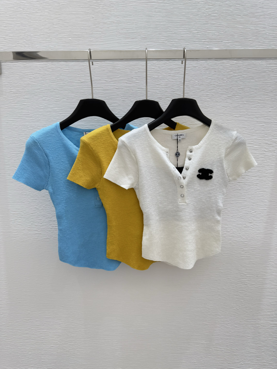 NO:419348,CH Home Early Spring New Style Round Neck Fake Two-Piece Knitted Short Sleeve Color White Yellow Blue Size 36.38.40, T-shirt,alexander wang19860909CH家  早春新款 圆领假两件针织短袖 颜色白色 黄色 蓝色 尺码36.38.40,,T-shirt,alexander wang,Women's clothing