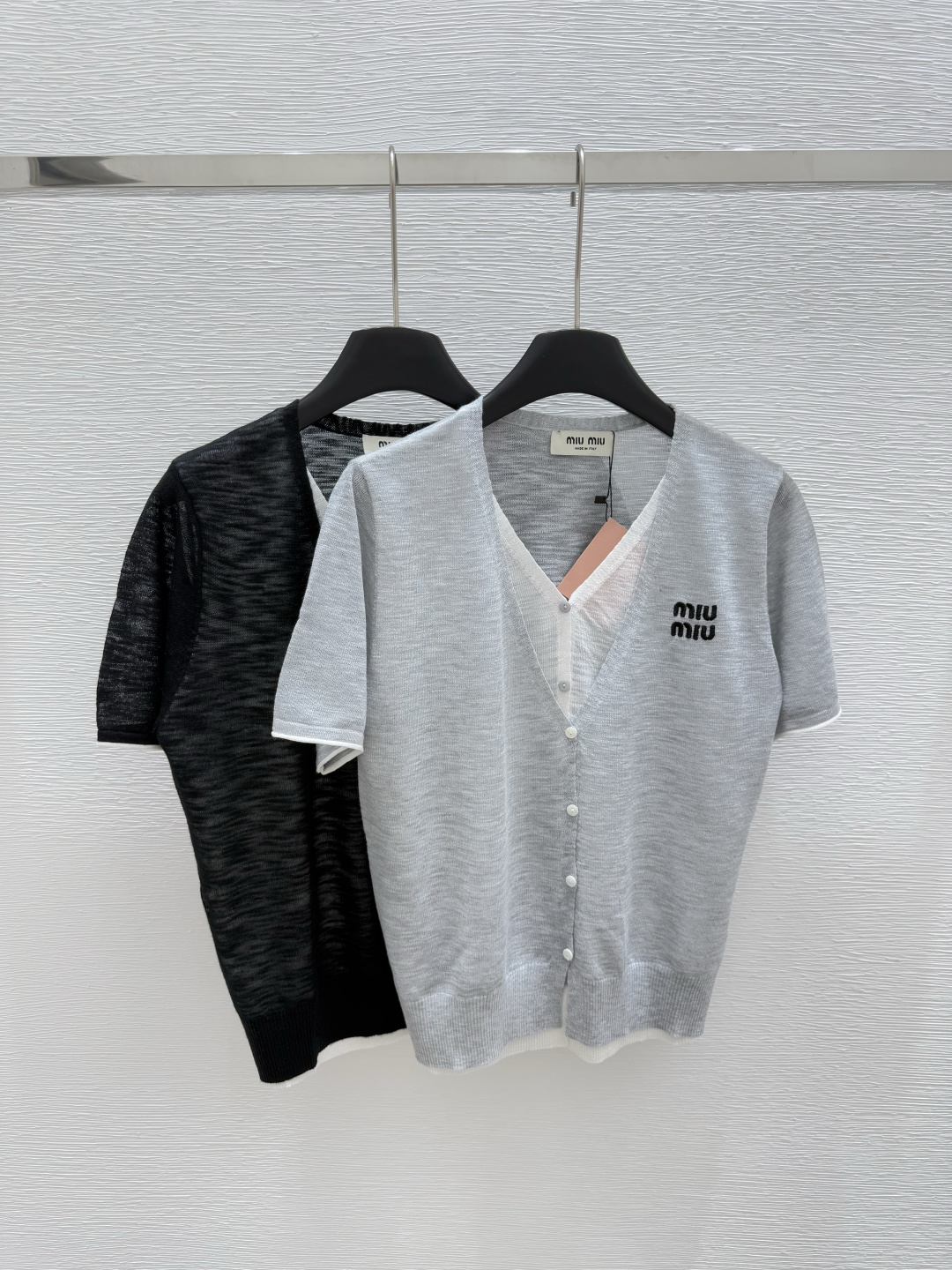 NO:419359,M Home Early Spring New V-neck Fake Two-piece Knit Short Sleeve Color Gray Black Size 36.38.40, T-shirt,alexander wang19860909M家  早春新款 V领假两件针织短袖 颜色灰色 黑色 尺码36.38.40,,T-shirt,alexander wang,Women's clothing