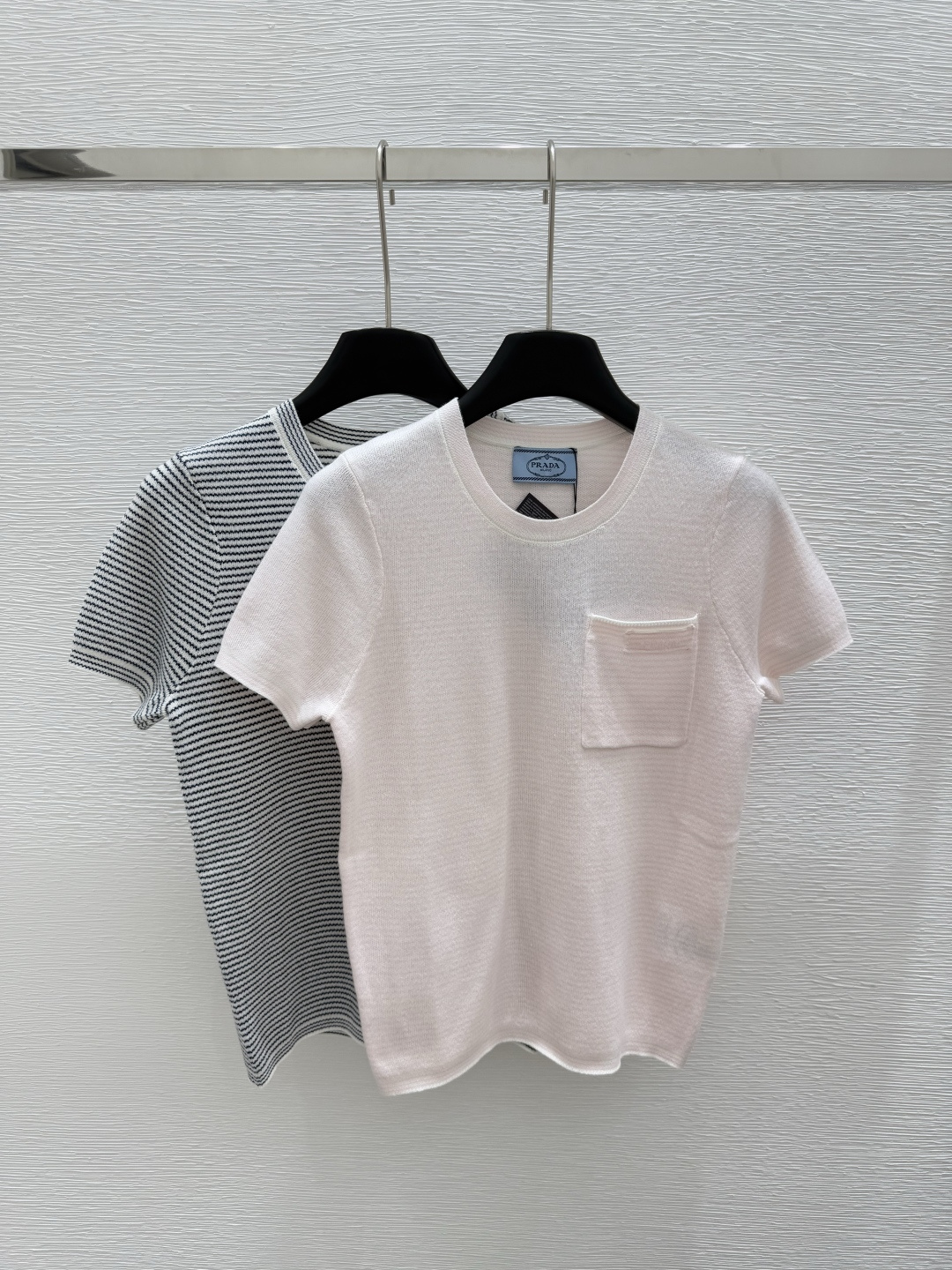 NO:419439,P home, early spring new style, round neck striped knitted short sleeves, color pink, black, size 36.38.40,,T-shirt,alexander wang19860909P家  早春新款 圆领条纹针织短袖 颜色粉色 黑色 尺码36.38.40,,T-shirt,alexander wang,Women's clothing