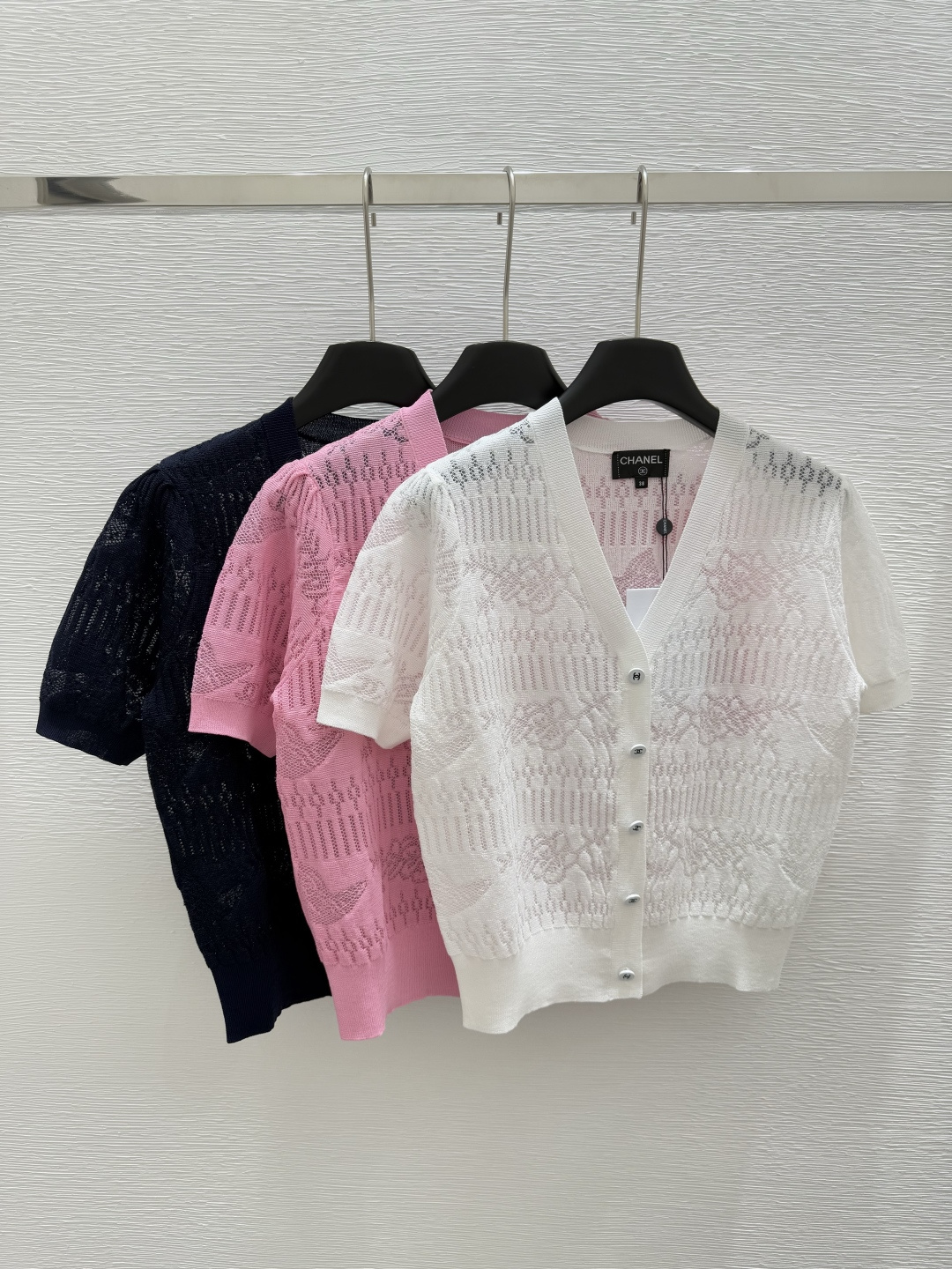 NO:419396,CH Home Early Spring New Cardigan Knitted Short Sleeve Color White Pink Royal Blue Size 36.38.40, T-shirt,alexander wang19860909CH家  早春新款 开衫针织短袖 颜色白色 粉色 宝蓝色 尺码36.38.40,,T-shirt,alexander wang,Women's clothing