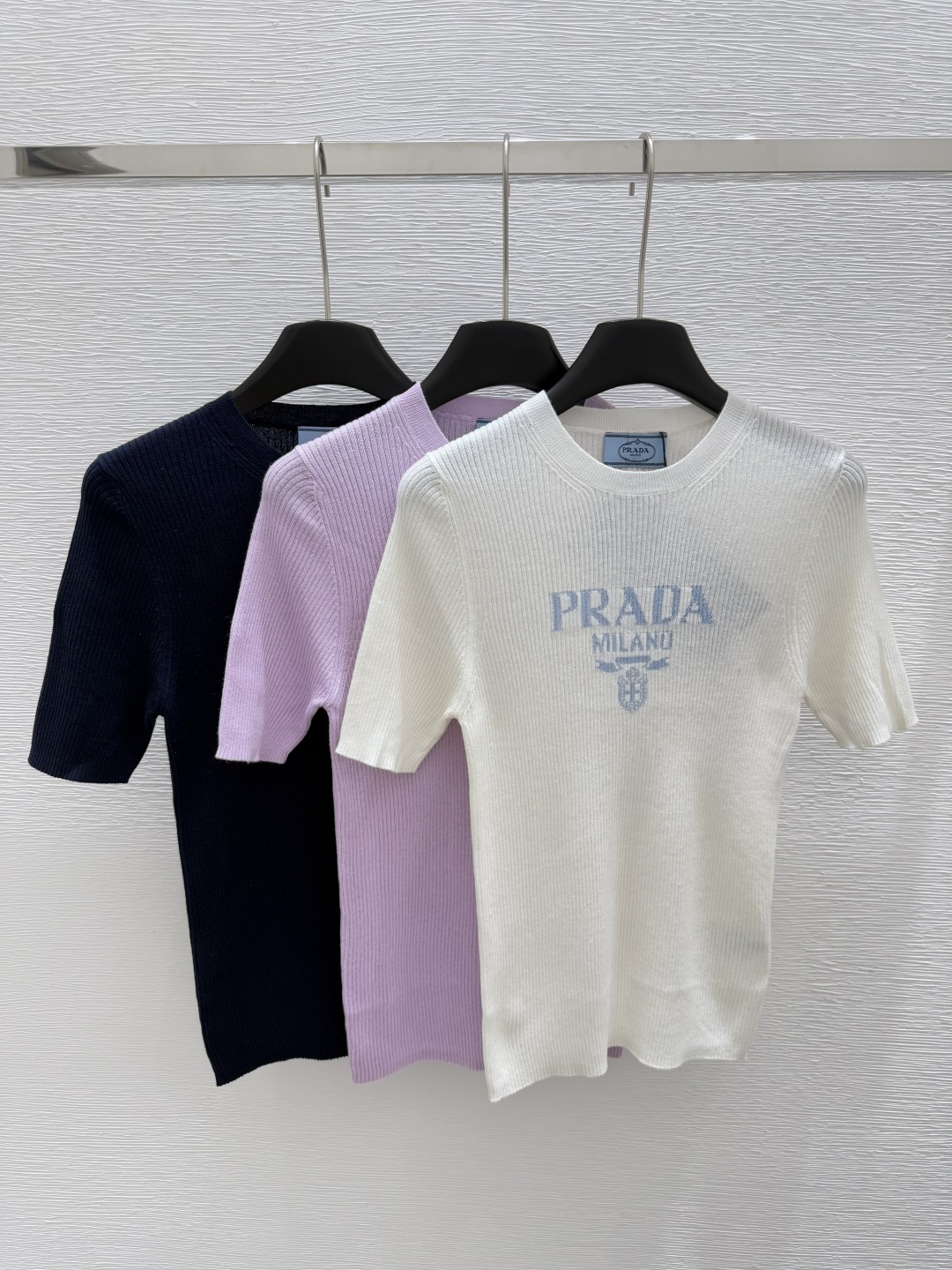 NO:419404,P home, early spring new style, round neck letter knitted short sleeves, color white, purple, royal blue, size 36.38.40,,T-shirt,alexander wang19860909P家  早春新款 圆领字母针织短袖 颜色白色 紫色 宝蓝色 尺码36.38.40,,T-shirt,alexander wang,Women's clothing