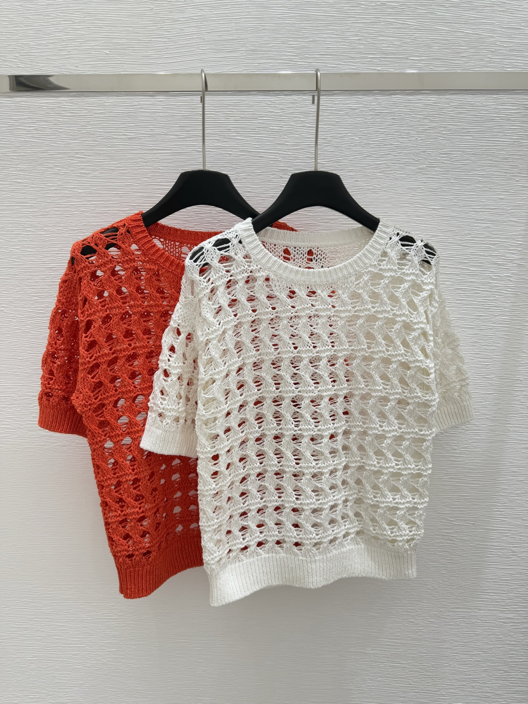 NO:419418,BC Home Early Spring New Style Round Neck Hollow Knitted Short Sleeve Color White Red Size 36.38.40, Chanel, T-shirt, alexander wang19860909BC家  早春新款 圆领镂空针织短袖 颜色白色 红色 尺码36.38.40,,chanel,T-shirt,alexander wang,Women's clothing