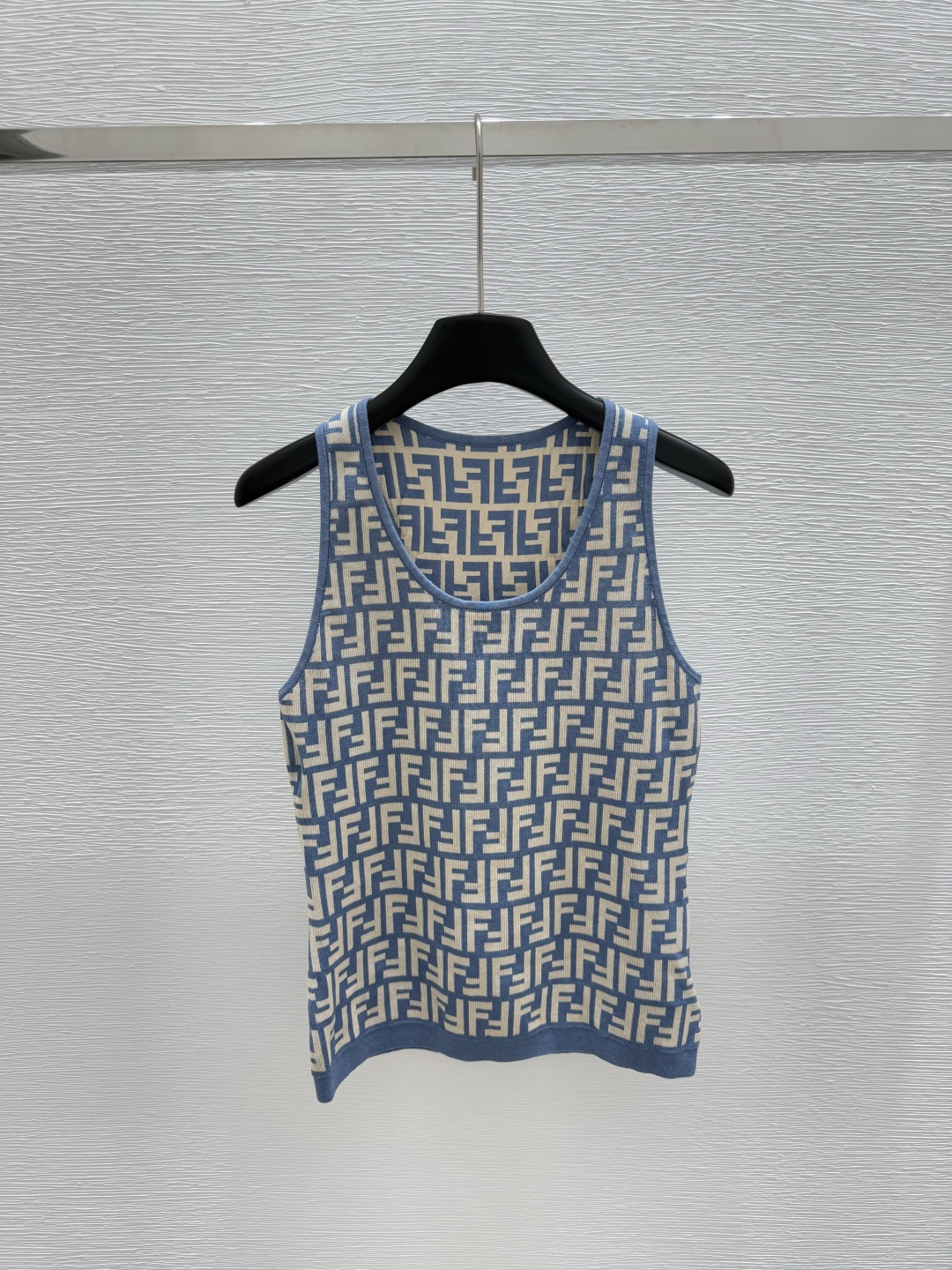 NO:419437,F Home Early Spring New Round-neck Alphabet Knitted Vest Color Blue Size 36.38.40, Fendi,alexander wang19860909F家  早春新款 圆领字母针织背心 颜色蓝色 尺码36.38.40,,fendi,alexander wang,Women's clothing