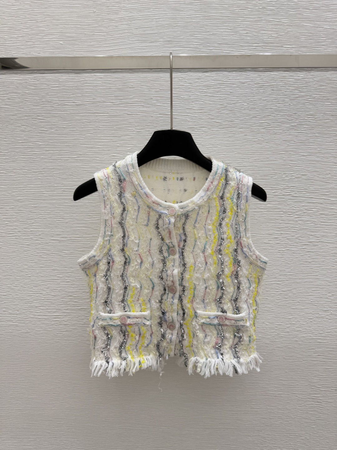 NO:419446,CH Home Early Spring New Round-neck Button Knitted Vest Color White Size 36.38.40, Alexander Wang19860909CH家  早春新款 圆领纽扣针织背心 颜色白色 尺码36.38.40,,alexander wang,Women's clothing