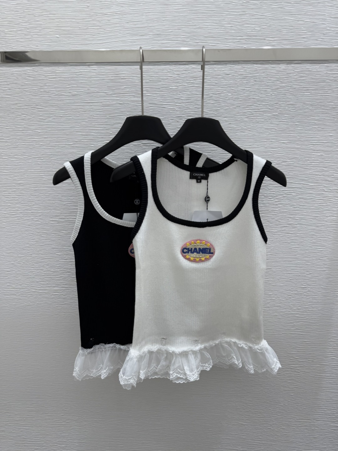 NO:419541,CH Home Early Spring New Round Neck Lace Knitted Vest Color White Black Size 36.38.40, Alexander Wang19860909CH家  早春新款 圆领花边针织背心 颜色白色 黑色 尺码36.38.40,,alexander wang,Women's clothing