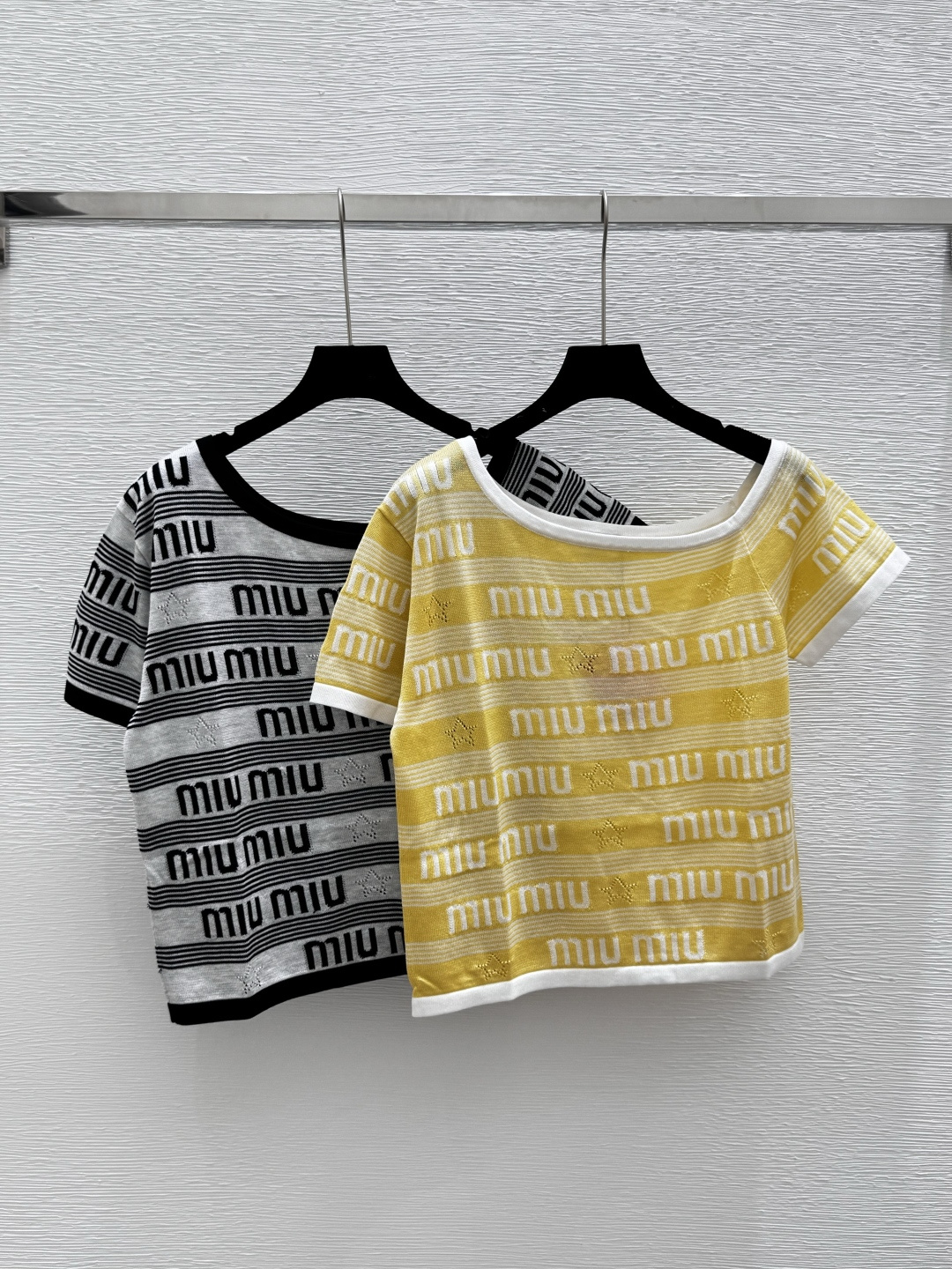 NO:410816,M Home Summer New Style Contrast Letters Off-Shoulder Short Sleeve Color Yellow Gray Size 36.38.40, T-shirt,alexander wang19860909M家 夏季新款 撞色字母斜肩短袖 颜色黄色 灰色 尺码36.38.40,,T-shirt,alexander wang,Women's clothing