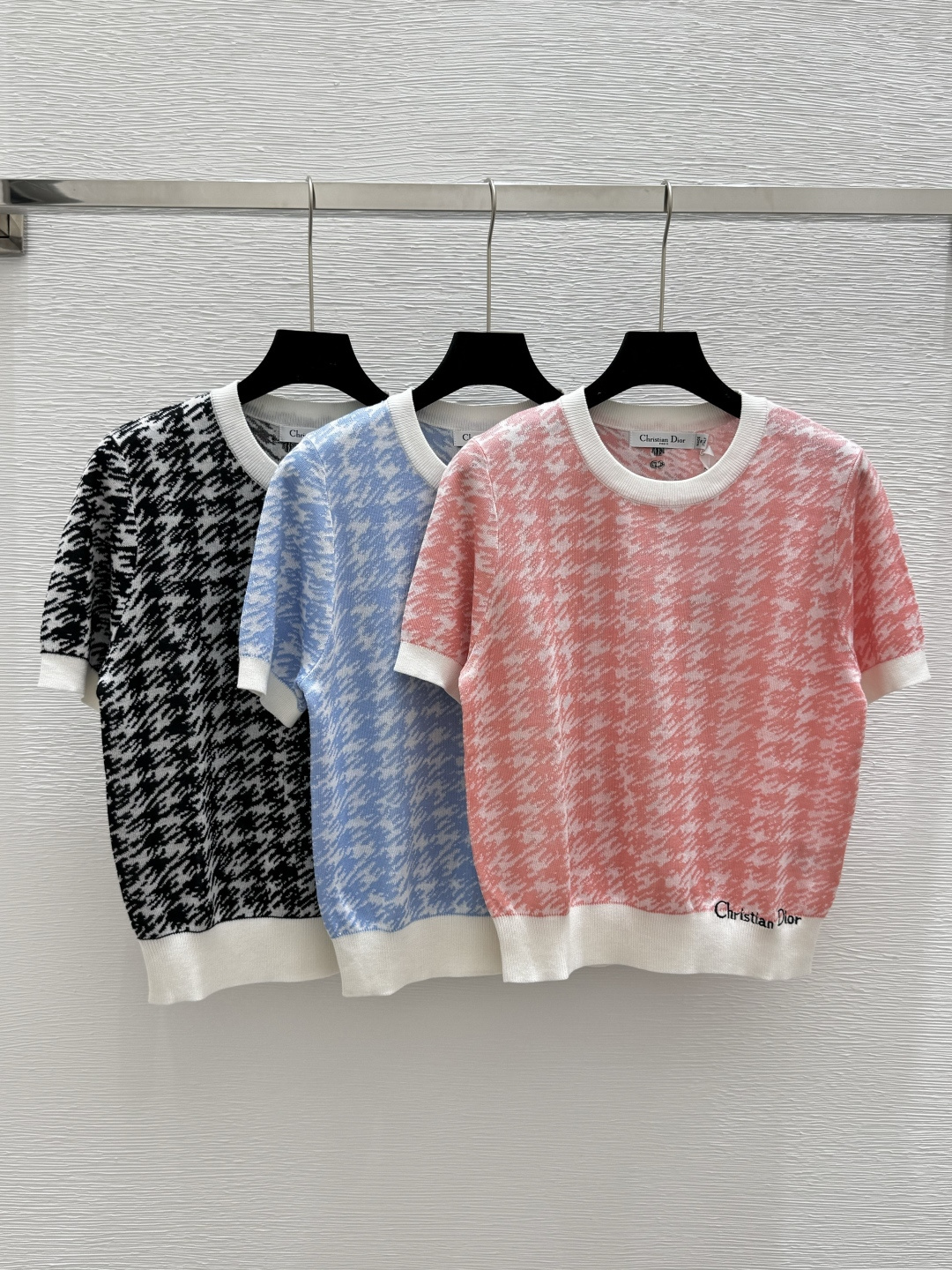 NO:410794,D Home Summer New Style Checked Round Neck Knitted Short Sleeve Color Black Blue Pink Size 36.38.40, Dior, T-shirt, alexander wang19860909D家 夏季新款 格纹圆领针织短袖 颜色黑色 蓝色 粉色 尺码36.38.40,,dior,T-shirt,alexander wang,Women's clothing