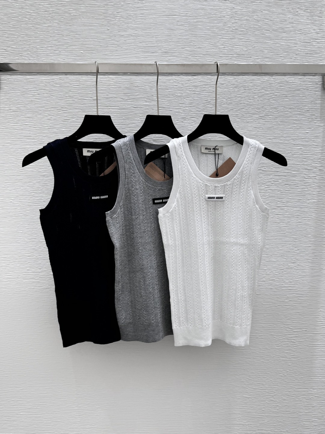 NO:410828,M Home Summer New Style Solid Color Simple Hollow Round Neck Knitted Vest Color White Black Gray Size 36.38.40,,alexander wang19860909M家 夏季新款 纯色简约镂空圆领针织背心 颜色白色 黑色 灰色 尺码36.38.40,,alexander wang,Women's clothing