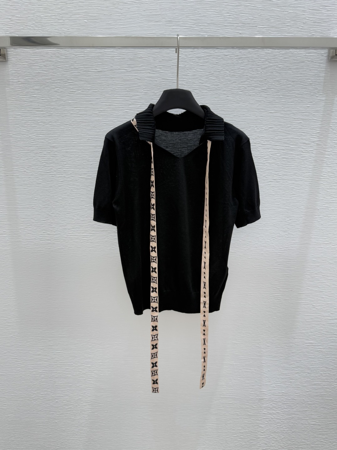 NO:410768,L Home New Summer Style Strap Knitted Short Sleeve Color Black Size 36.38.40, louis vuitton, T-shirt, alexander wang19860909L家 夏季新款 绑带针织短袖 颜色黑色 尺码36.38.40,,louis vuitton,T-shirt,alexander wang,Women's clothing