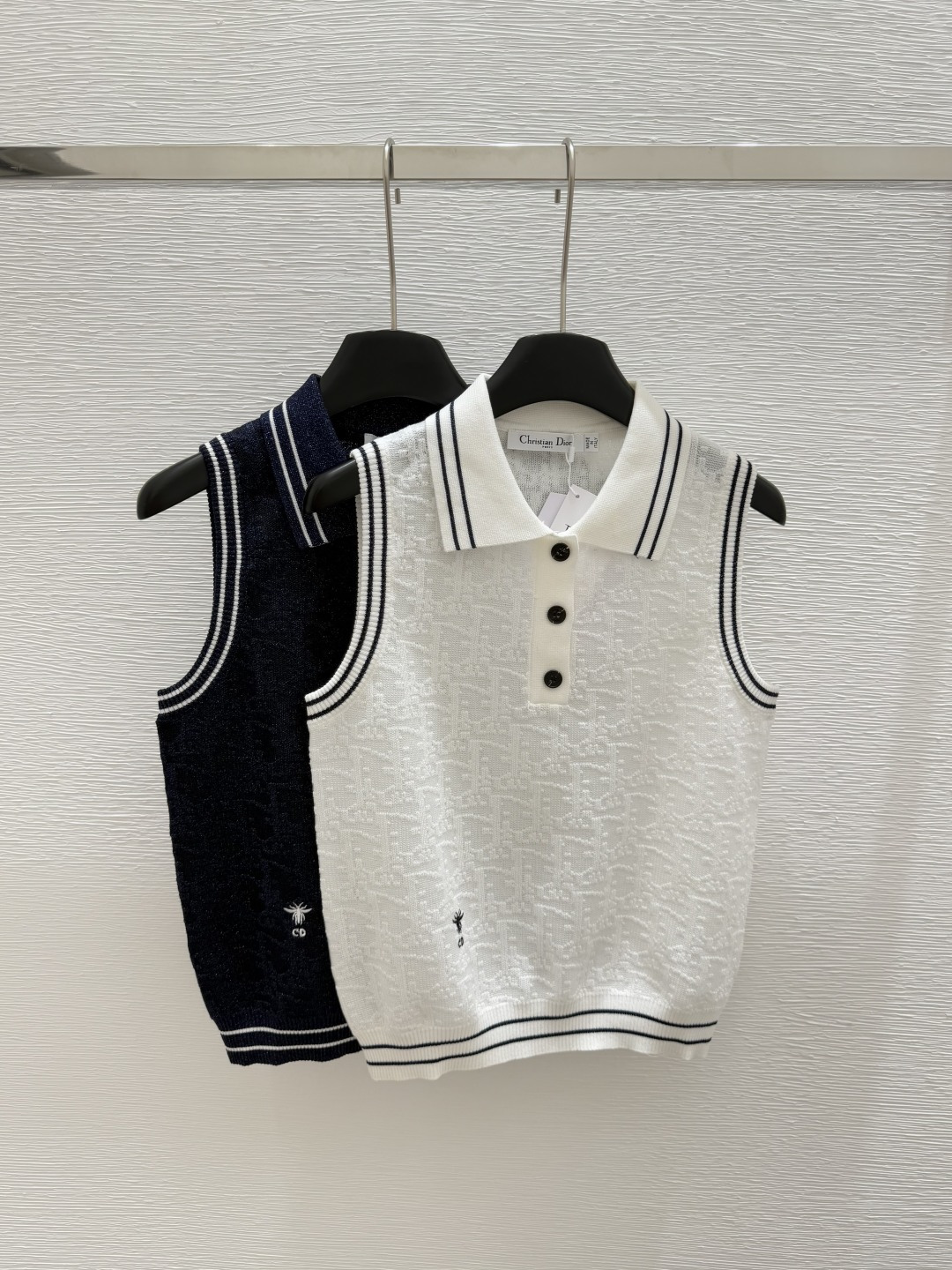 NO:415465,D Home New Summer Lapel Beads Knitted Vest Color White Royal Blue Size 36.38.40, Dior, Alexander Wang19860909D家 夏季新款 翻领珠片针织背心 颜色白色 宝蓝色 尺码36.38.40,,dior,alexander wang,Women's clothing