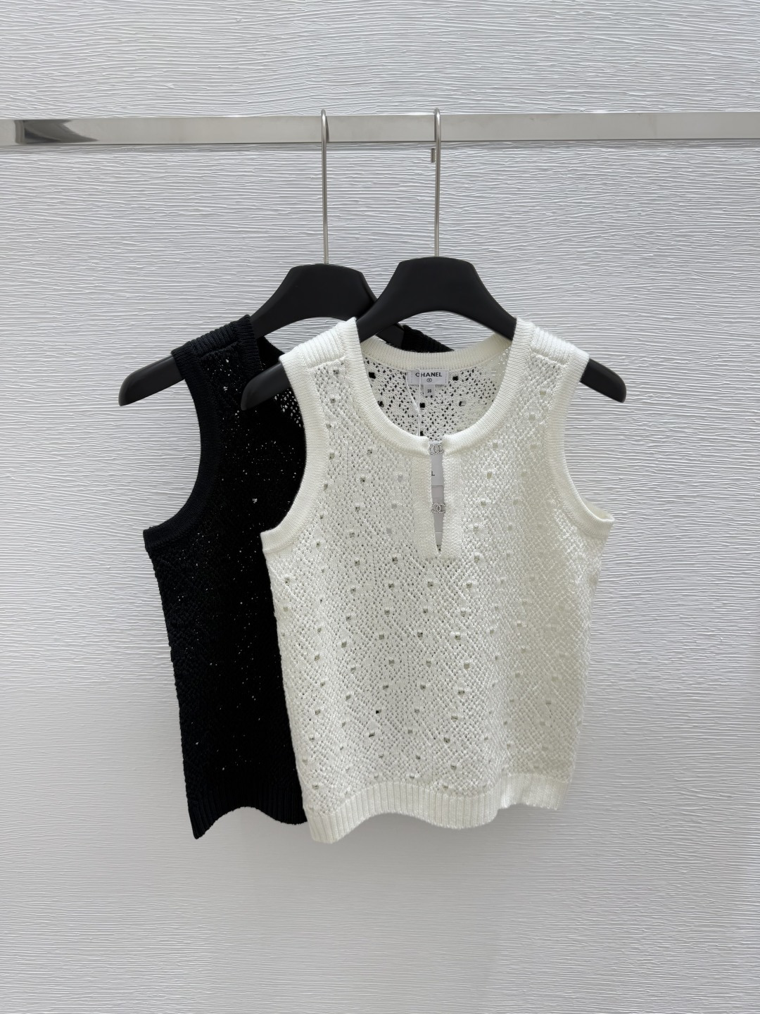 NO:425022,CH Home Summer New Style Round Neck Hollow Knitted Vest Color Black White Size 36.38.40, Alexander Wang19860909CH家 夏季新款 圆领镂空针织背心 颜色黑色 白色 尺码36.38.40,,alexander wang,Women's clothing