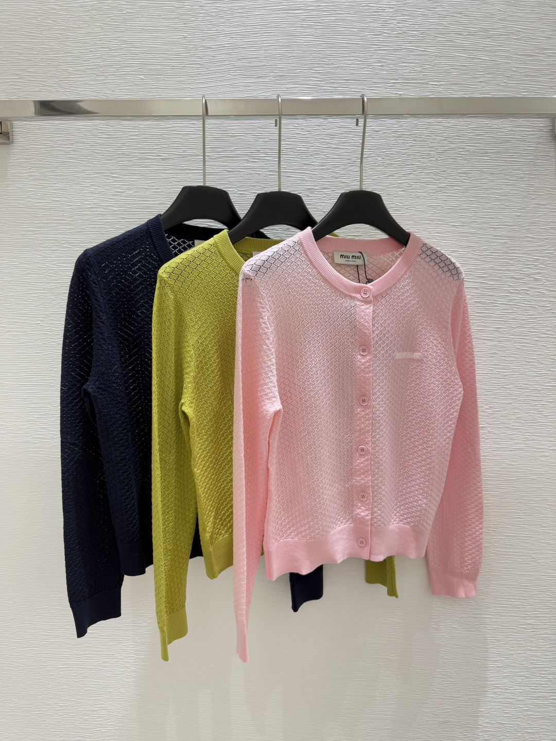 NO:425352,M Home New Summer Cardigan Knitted Hollow Long Sleeve Color Pink Green Royal Blue Size 36.38.40,,alexander wang19860909M家 夏季新款 开衫针织镂空长袖 颜色粉色 绿色 宝蓝色 尺码36.38.40,,alexander wang,Women's clothing