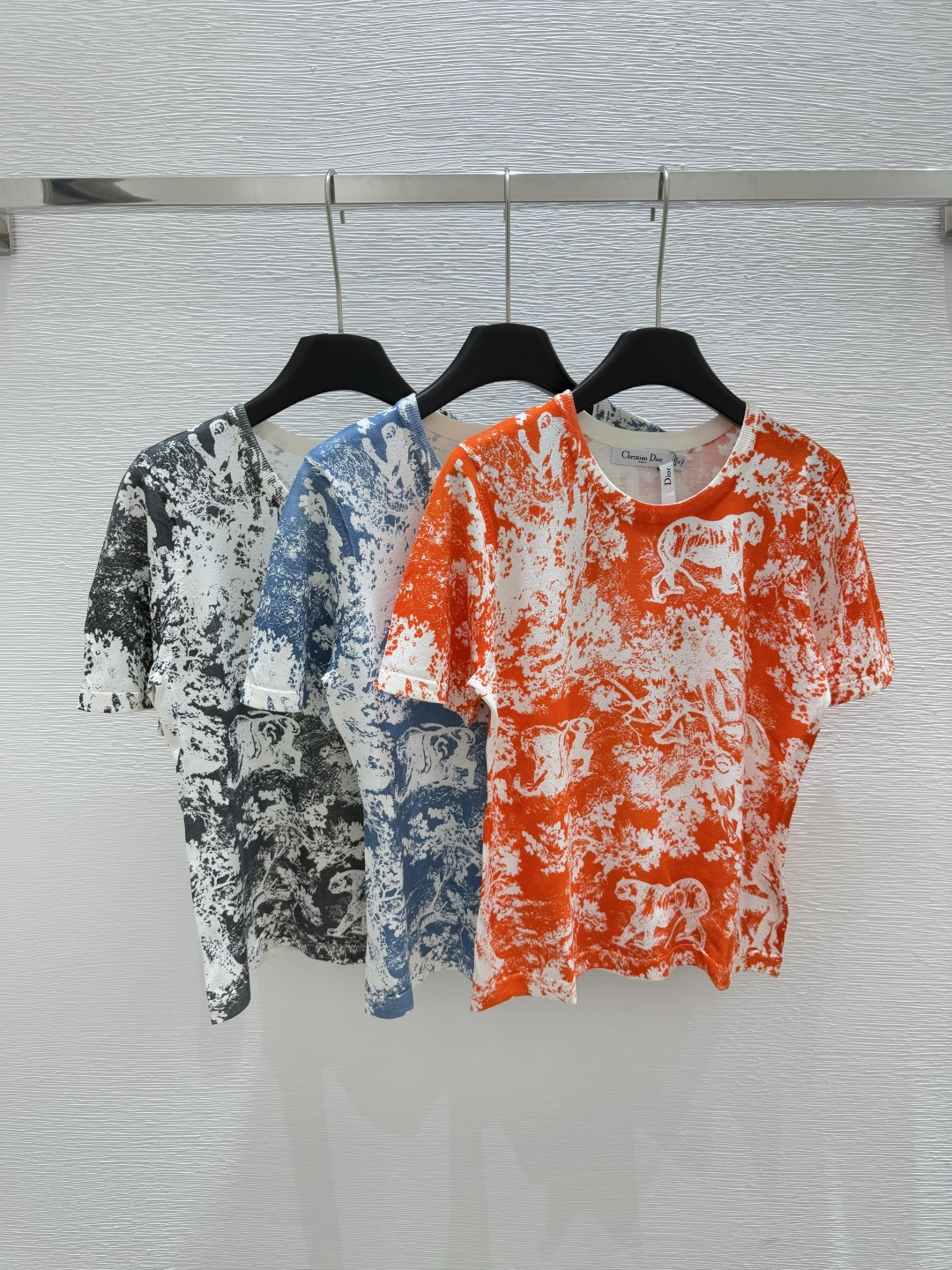 NO:425411,D Home Summer New Style Round Neck Knit Printed Short Sleeve Color Orange Blue Black Size 36.38.40, Dior, T-shirt, alexander wang19860909D家 夏季新款 圆领针织印花短袖 颜色橙色 蓝色 黑色 尺码36.38.40,,dior,T-shirt,alexander wang,Women's clothing