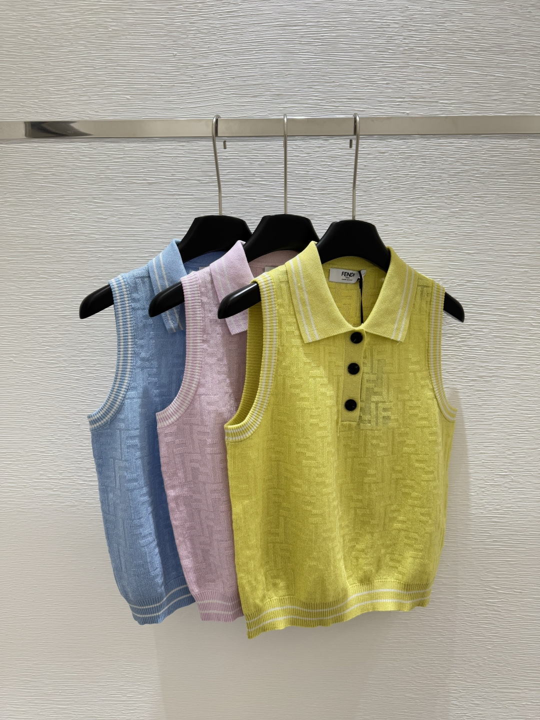 NO:425386,F Home New Summer Lapel Knitted Vest Color Stripe Size 36.38.40, fendi, alexander wang19860909F家 夏季新款 翻领针织背心 颜色条纹 尺码36.38.40,,fendi,alexander wang,Women's clothing