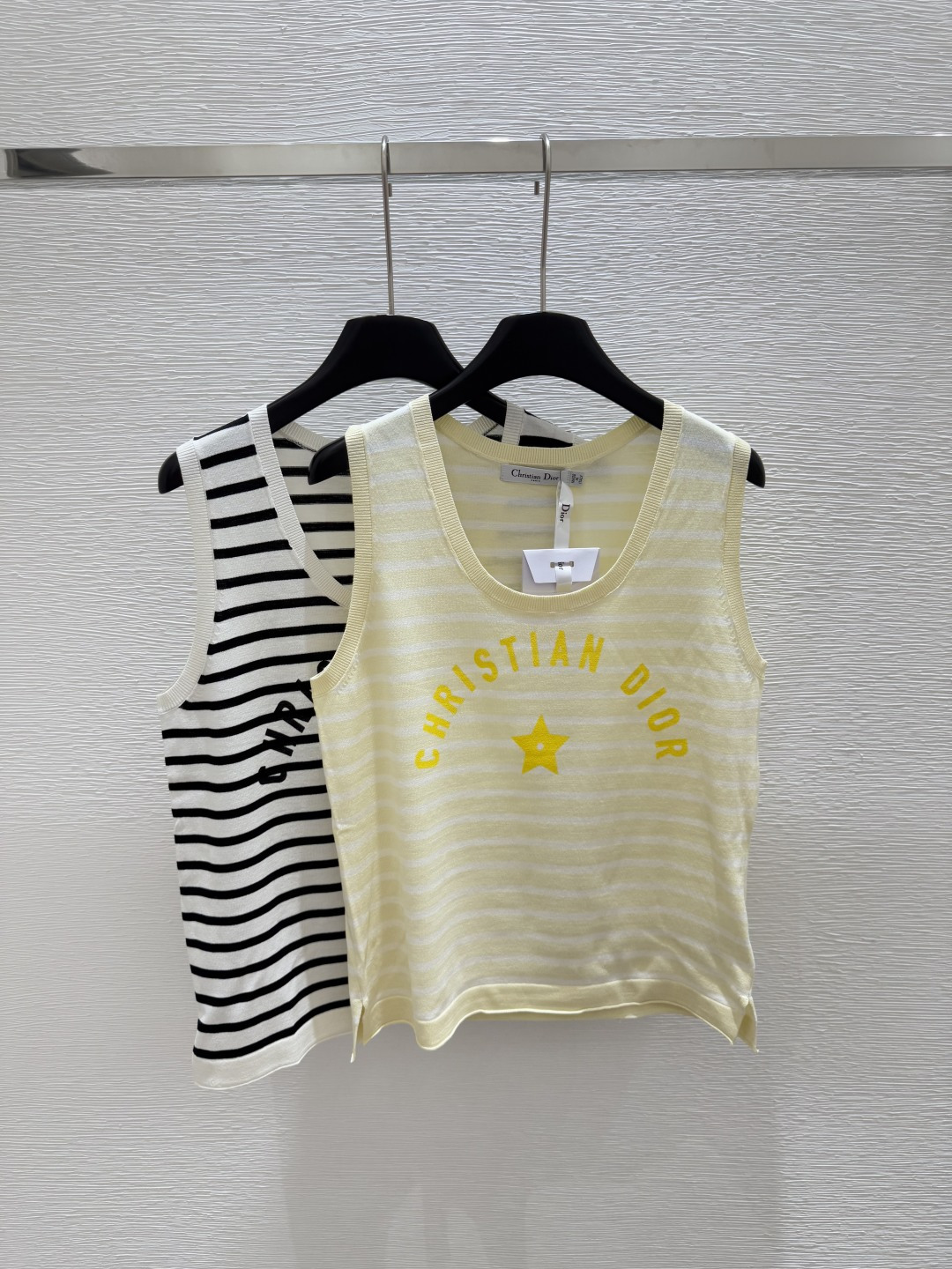 NO:425510,D Home New Summer Style Round Neck Knitted Five-pointed Star Striped Vest Color Yellow Black Size 36.38.40, Dior, Alexander Wang19860909D家 夏季新款 圆领针织五角星条纹背心 颜色黄色 黑色 尺码36.38.40,,dior,alexander wang,Women's clothing