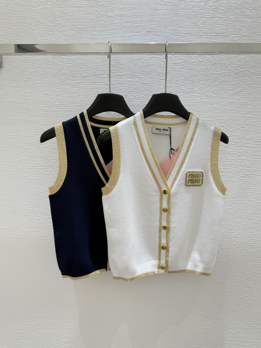 NO:425446,M Home New Summer Style Button Knitted Cardigan Vest Color White Royal Blue Size 36.38.40, Alexander Wang19860909M家 夏季新款 纽扣针织开衫背心 颜色白色 宝蓝色 尺码36.38.40,,alexander wang,Women's clothing