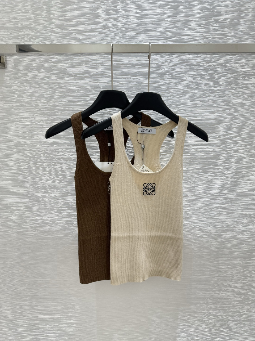 NO:425456,LO Home Summer New Style Round Neck Knitted Vest Color White Black Size 36.38.40, Alexander Wang19860909LO家 夏季新款 圆领针织背心 颜色白色 黑色 尺码36.38.40,,alexander wang,Women's clothing