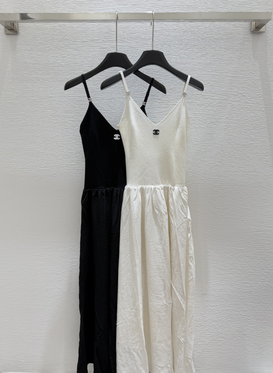 NO:425460,CH Home Summer New Style Sling Vest Knitted Dress Color White Black Size 36.38.40, Skirts,alexander wang19860909CH家 夏季新款 吊带背心针织连衣裙 颜色白色 黑色 尺码36.38.40,,skirts,alexander wang,Women's clothing