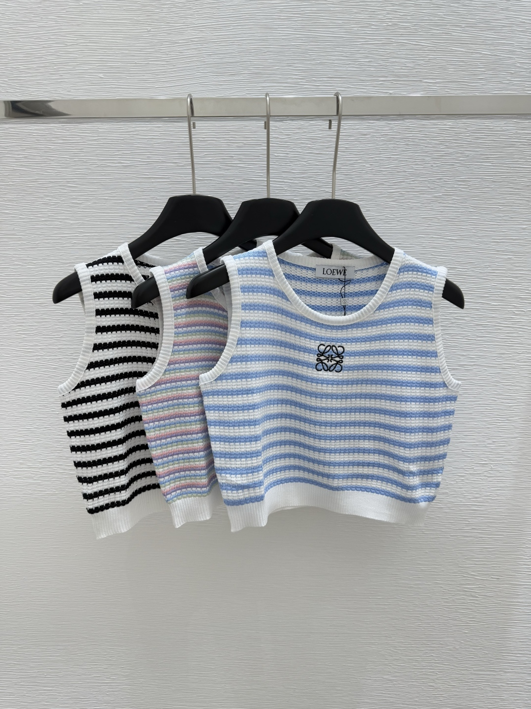 NO:425511,LO Home Summer New Style Round-neck Striped Knitted Vest Color Blue Pink Black Size 36.38.40, Alexander Wang19860909LO家 夏季新款 圆领条纹针织背心 颜色蓝色 粉色 黑色 尺码36.38.40,,alexander wang,Women's clothing