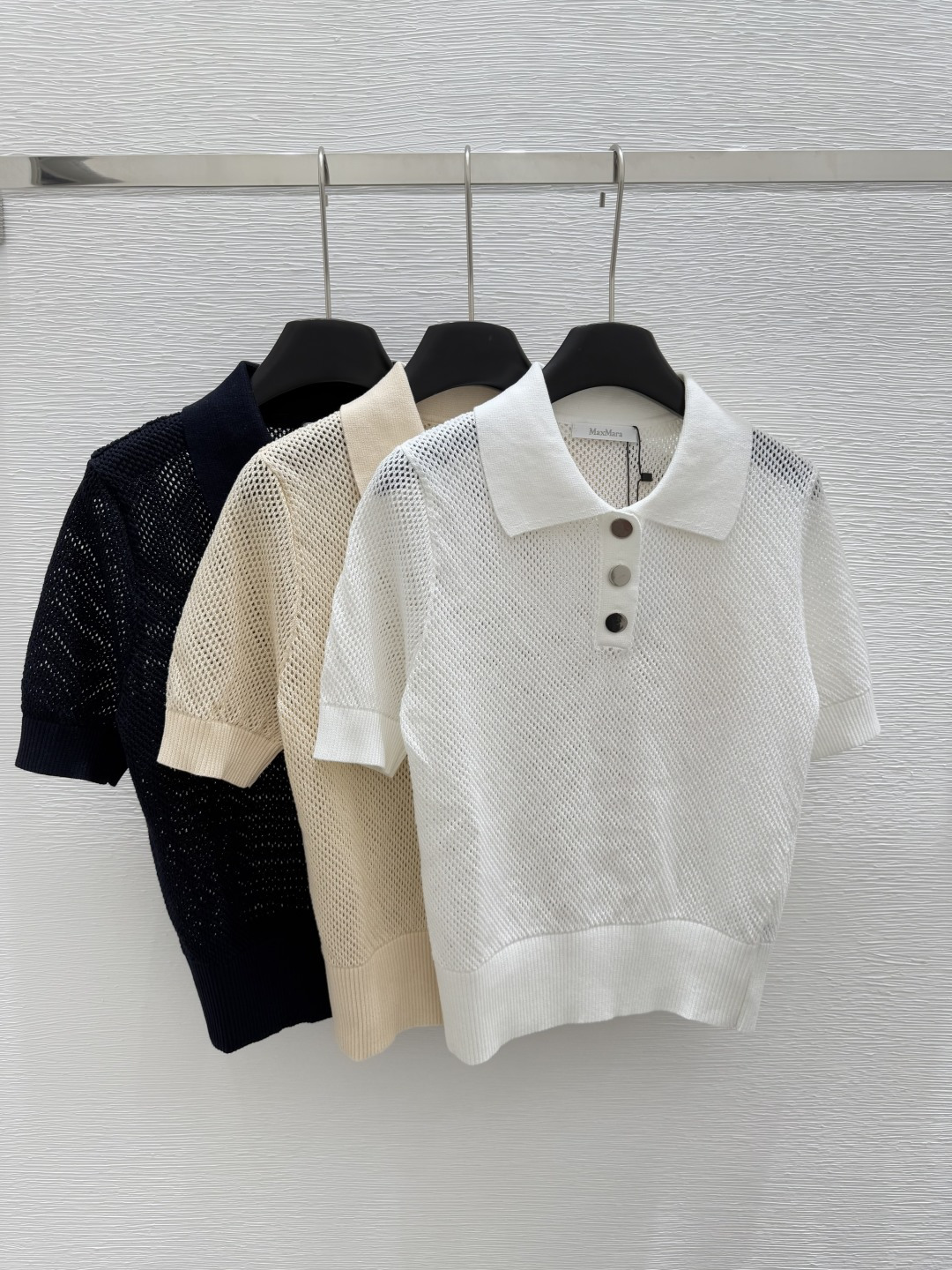 NO:419356,MAX Home Summer New Style Lapel Hollow Knitted Short Sleeve Color White Apricot Black Size 36.38.40, T-shirt,alexander wang19860909MAX家 夏季新款 翻领镂空针织短袖 颜色白色 杏色 黑色 尺码36.38.40,,T-shirt,alexander wang,Women's clothing