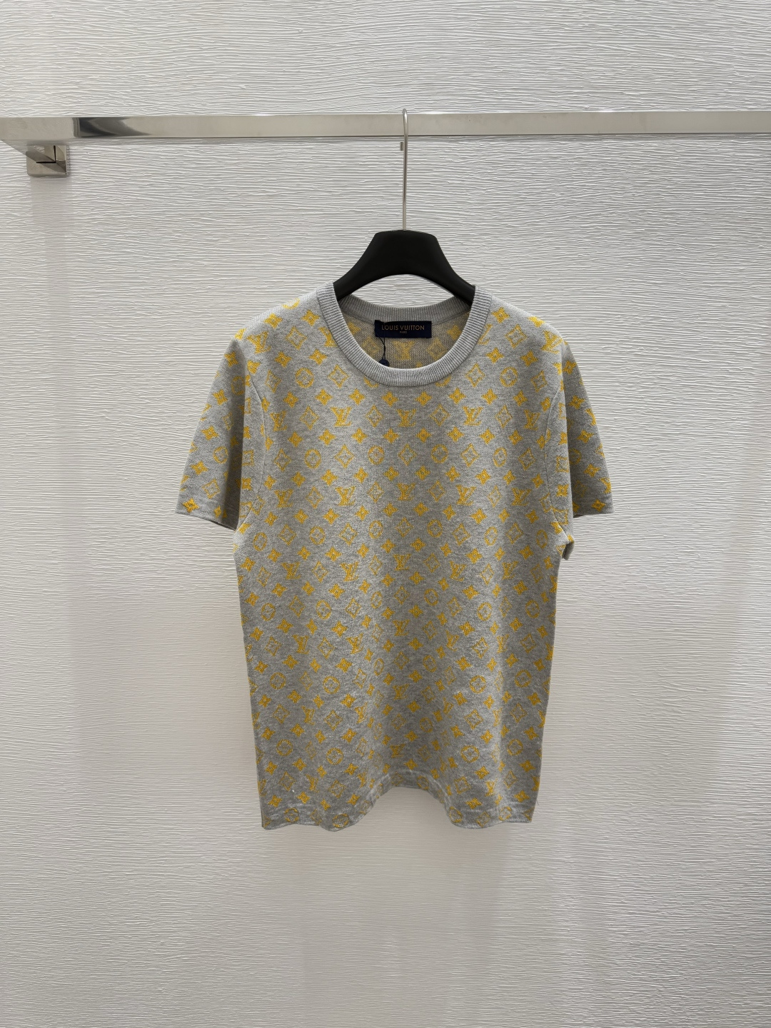 NO:425000,L Home Summer New Style Round Neck Knitted Short Sleeve Color White Size 36.38.40, Louis vuitton, T-shirt, alexander wang19860909L家 夏季新款 圆领针织短袖 颜色白色 尺码36.38.40,,louis vuitton,T-shirt,alexander wang,Women's clothing