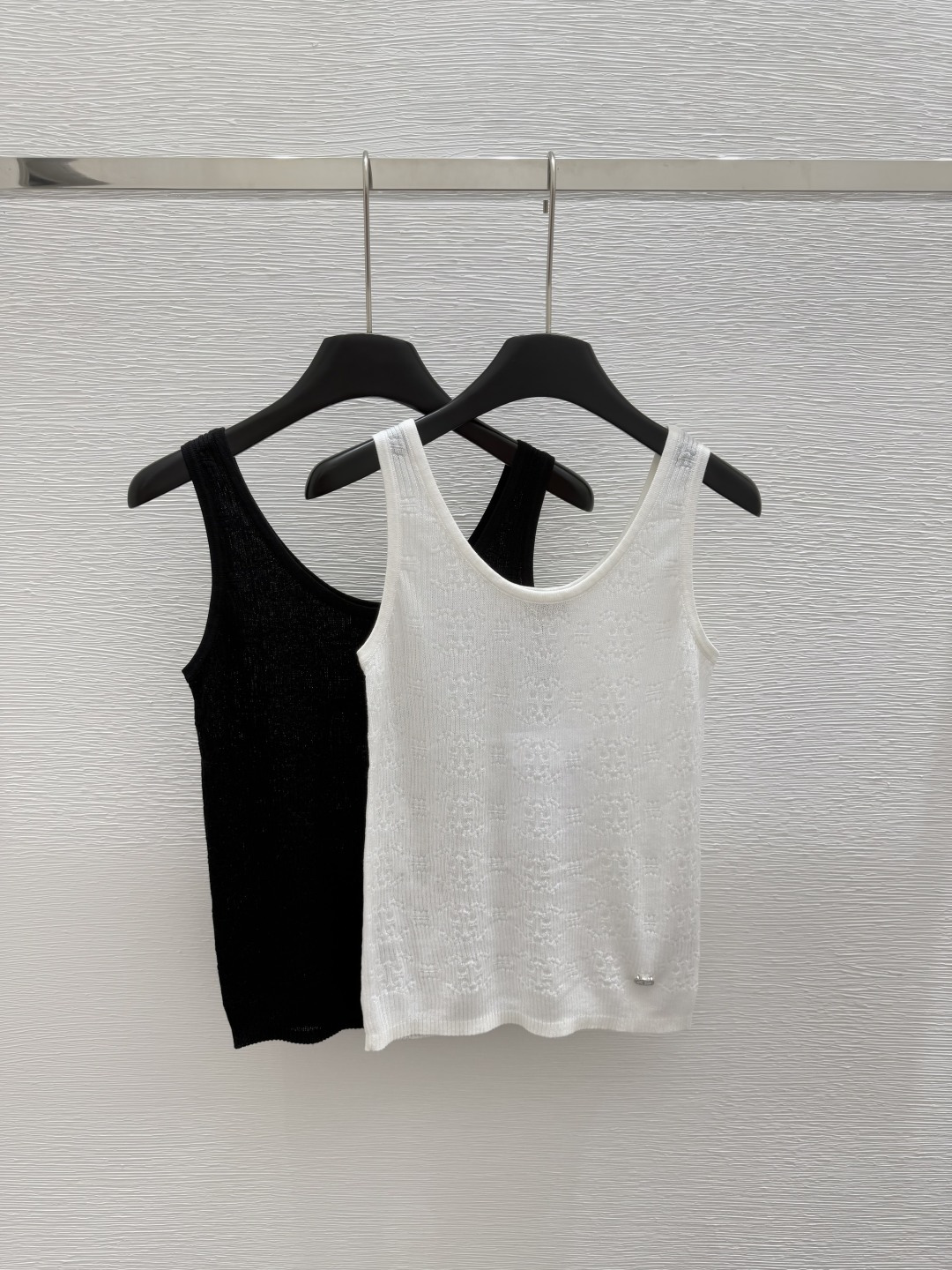 NO:423066,CH Home Summer New Style Round Neck Knitted Vest Color White Black Size 36.38.40, Alexander Wang19860909CH家 夏季新款 圆领针织背心 颜色白色 黑色 尺码36.38.40,,alexander wang,Women's clothing