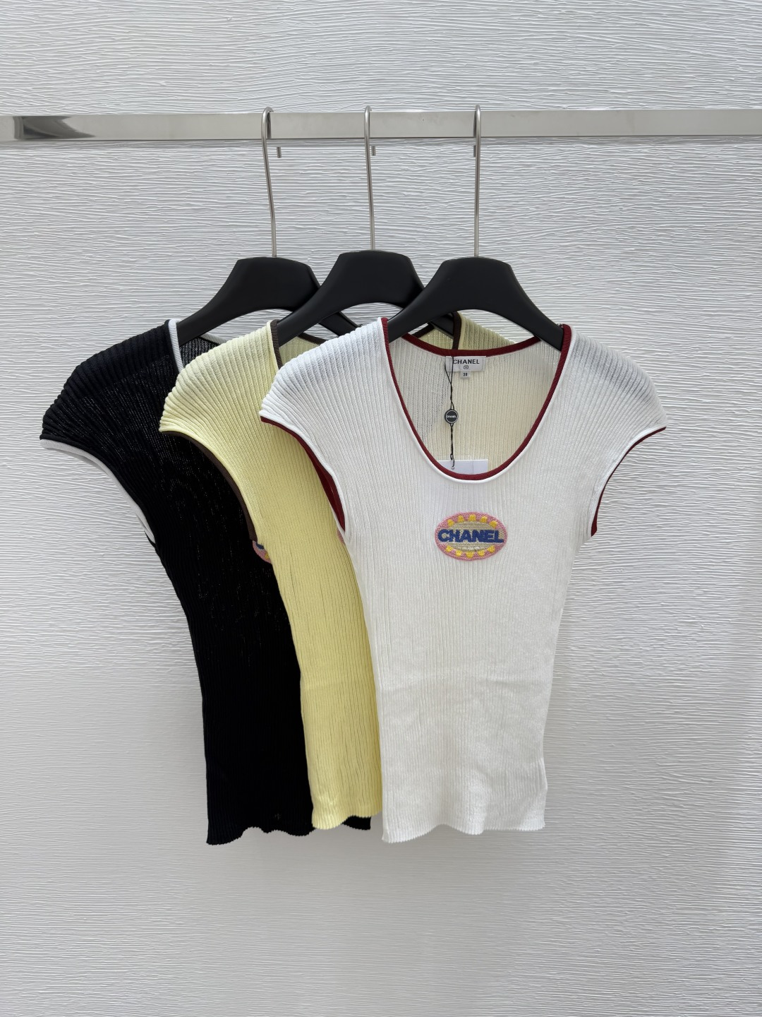 NO:423018,CH Home Summer New Style Round Neck Knitted Vest Color White Black Yellow Size 36.38.40,,alexander wang19860909CH家 夏季新款 圆领针织背心 颜色白色 黑色 黄色 尺码36.38.40,,alexander wang,Women's clothing