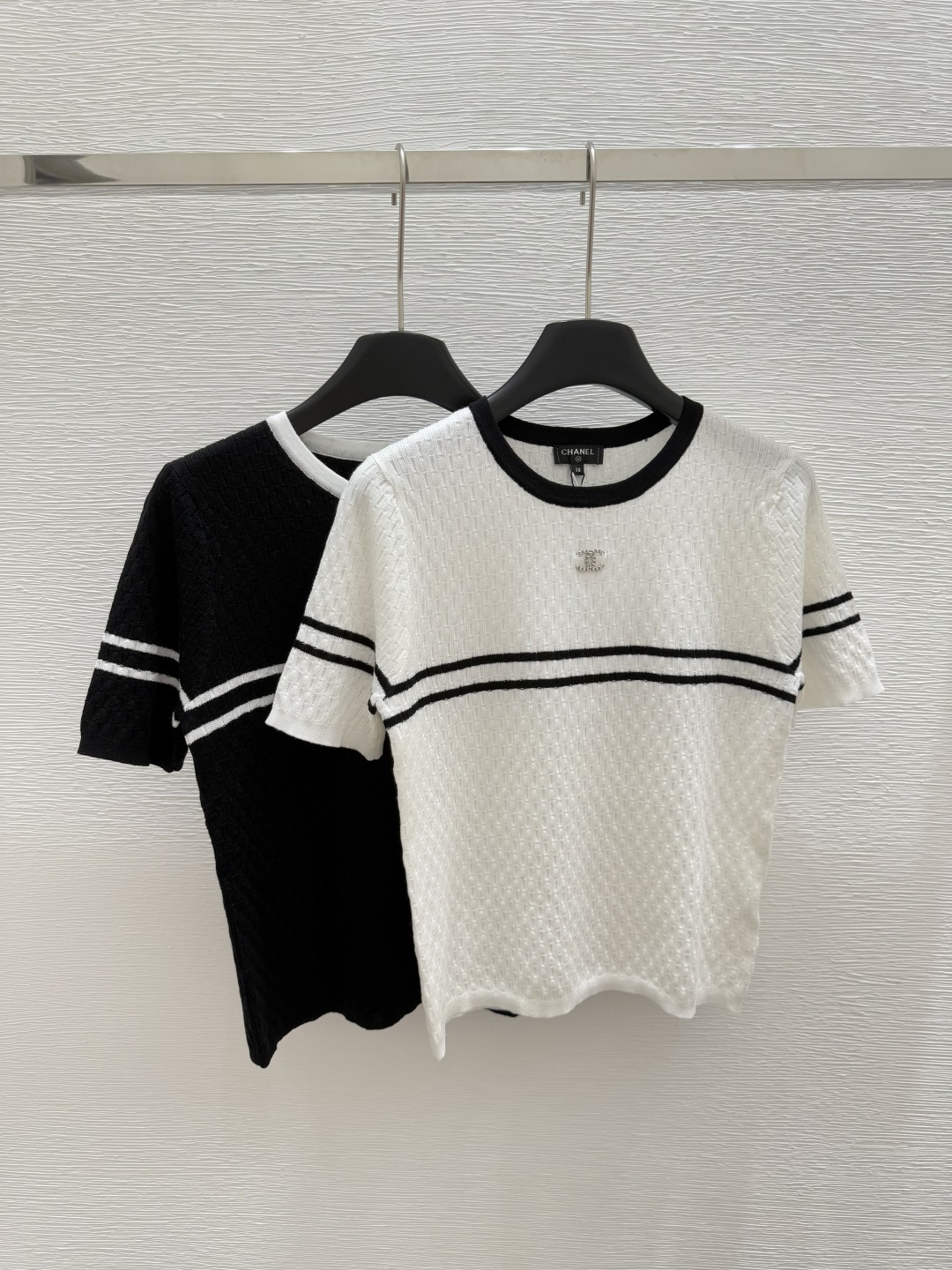 NO:423008,CH Home Summer New Style Round Neck Knitted Stripe Short Sleeve Color White Black Size 36.38.40, T-shirt,alexander wang19860909CH家 夏季新款 圆领针织条纹短袖 颜色白色 黑色 尺码36.38.40,,T-shirt,alexander wang,Women's clothing