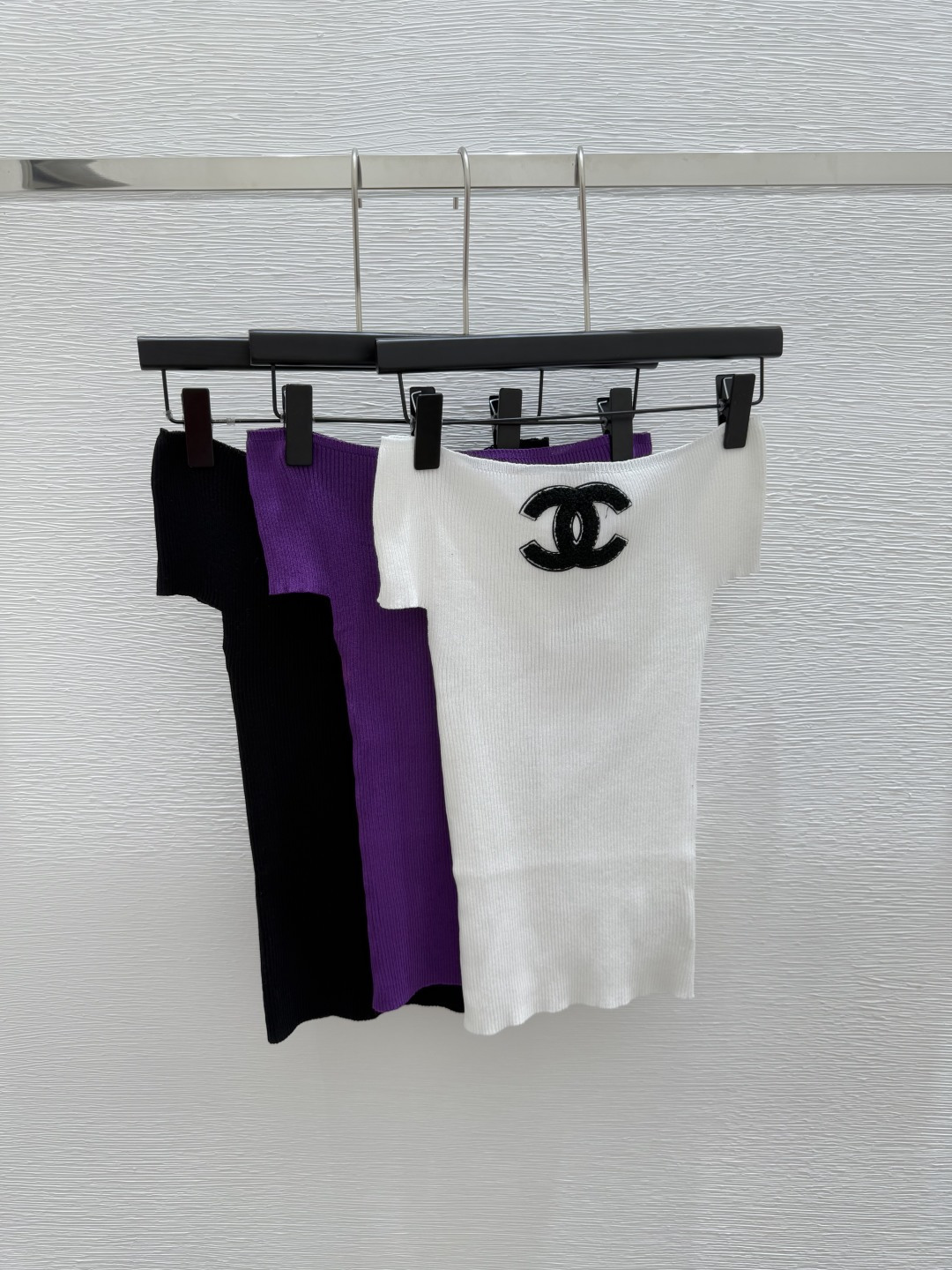 NO:422970,CH Home Summer New Style One Shoulder Knitted Vest Color White Black Purple Size 36.38.40,,alexander wang19860909CH家 夏季新款 一字肩针织背心 颜色白色 黑色 紫色 尺码36.38.40,,alexander wang,Women's clothing