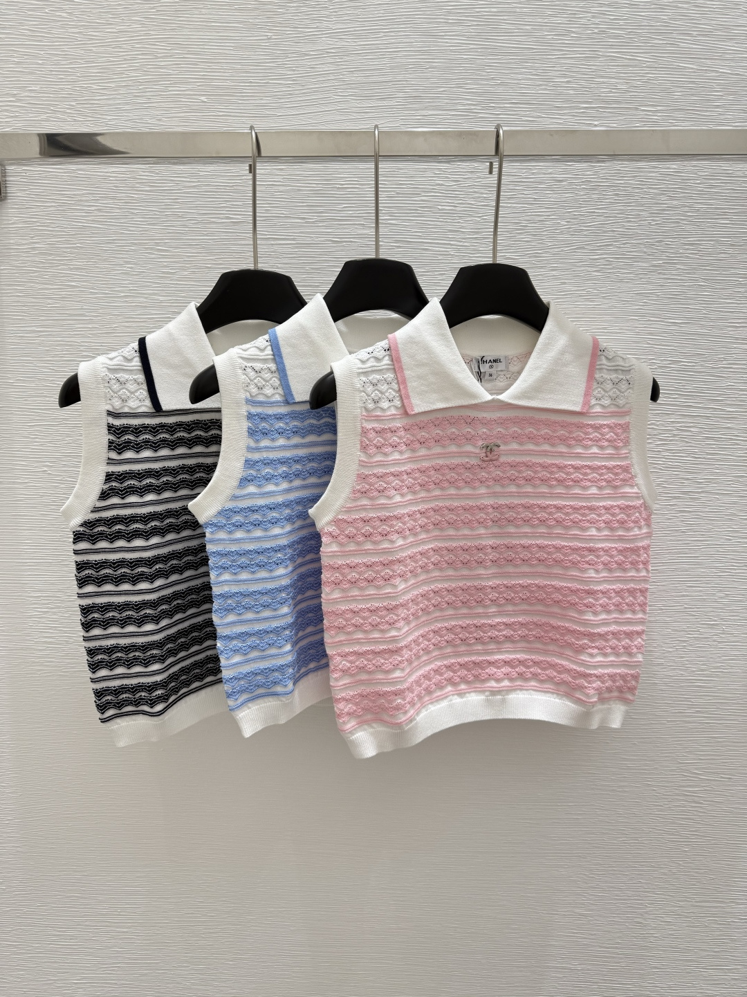 NO:419352,CH Home Summer New Lapel Corrugated Knitted Vest Color Pink Blue Black Size 36.38.40,,alexander wang19860909CH家 夏季新款 翻领波纹针织背心 颜色粉色 蓝色 黑色 尺码36.38.40,,alexander wang,Women's clothing
