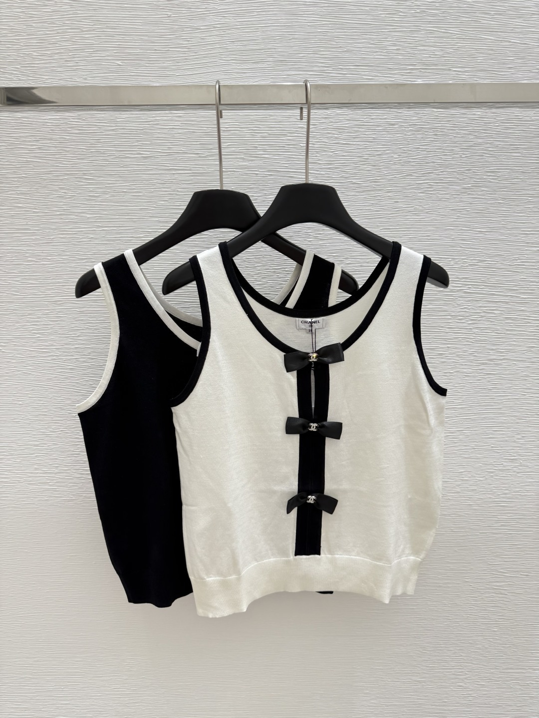 NO:419422,CH Home Summer New Style Bow Knitted Vest Color Black White Size 36.38.40, Alexander Wang19860909CH家 夏季新款 蝴蝶结针织背心 颜色黑色 白色 尺码36.38.40,,alexander wang,Women's clothing