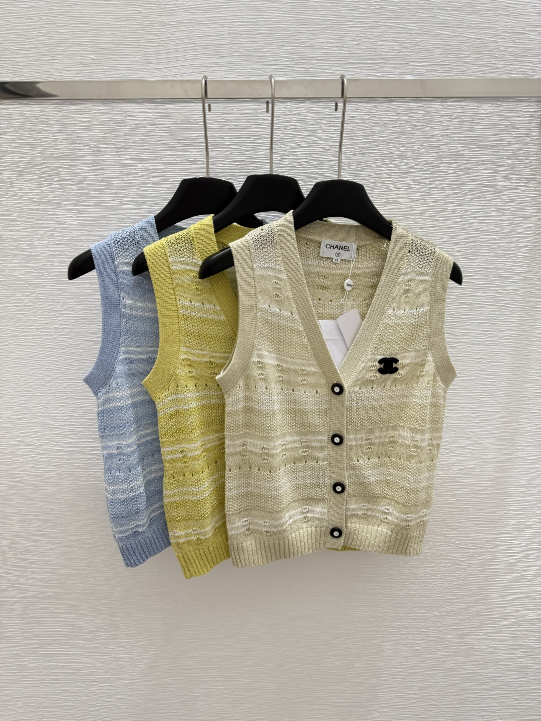 NO:419465,CH Home Summer New Style Round Neck Knitted Vest Cardigan Color Green Blue Yellow Size 36.38.40,,alexander wang19860909CH家 夏季新款 圆领针织背心开衫 颜色绿色 蓝色 黄色 尺码36.38.40,,alexander wang,Women's clothing