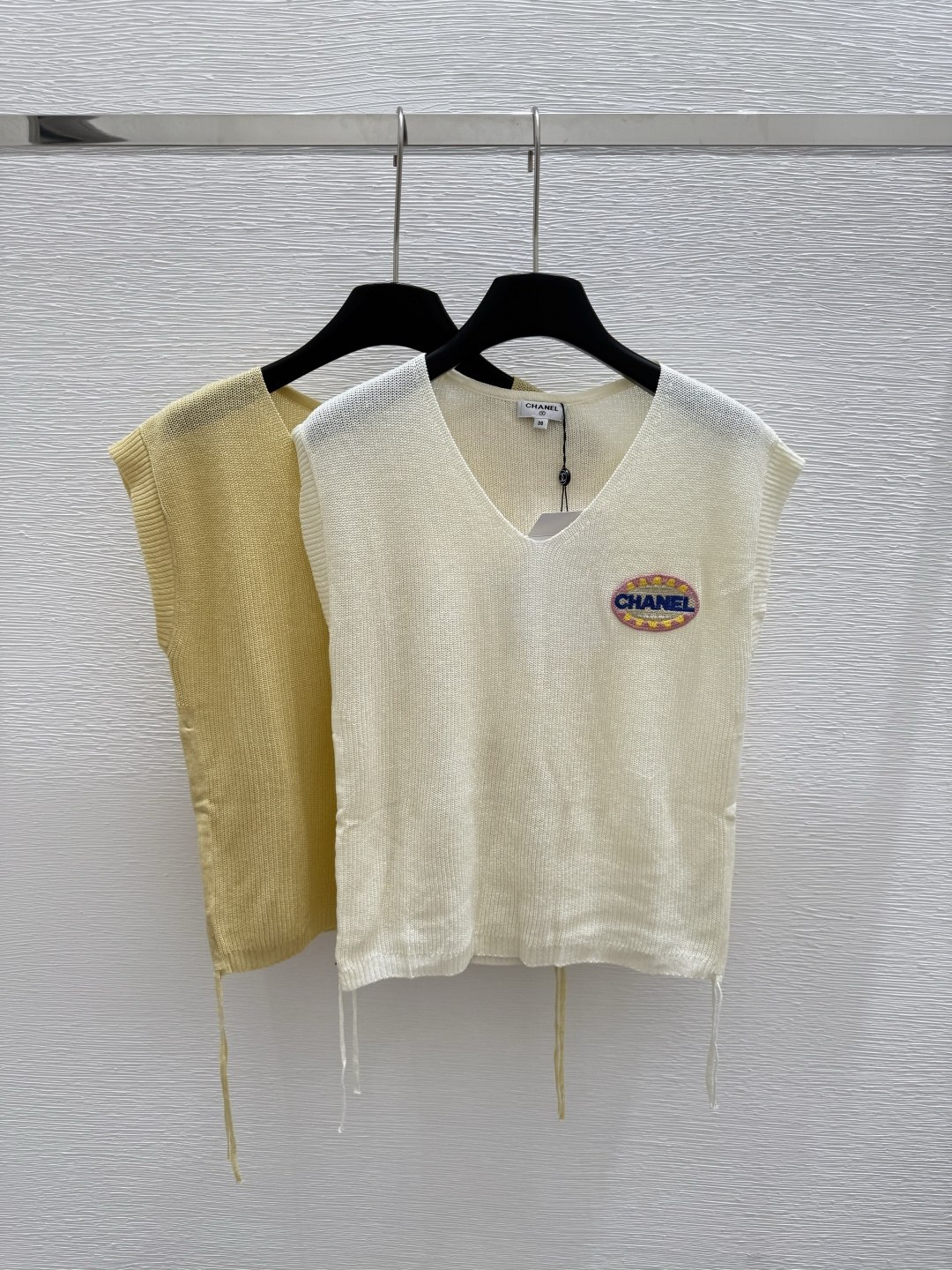 NO:419454,CH Home Summer New V-neck Knitted Vest Color White Yellow Size 36.38.40, Alexander wang19860909CH家 夏季新款 V领针织背心 颜色白色 黄色 尺码36.38.40,,alexander wang,Women's clothing