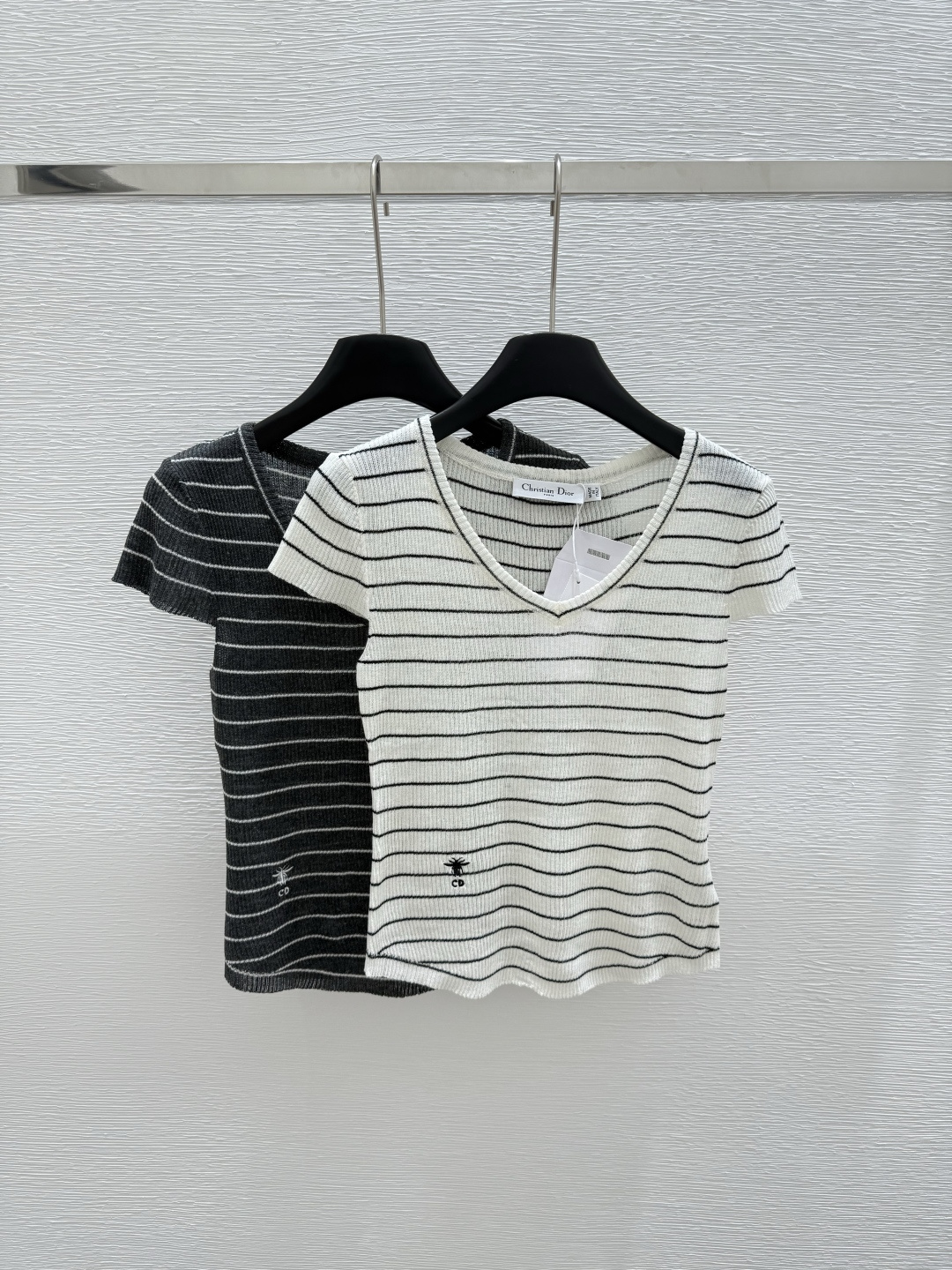 NO:427679,D Home New Summer Striped Knitted Short Sleeve Color White Black Size 36.38.40, Dior, T-shirt, alexander wang19860909D家 夏季新款 条纹针织短袖 颜色白色 黑色 尺码36.38.40,,dior,T-shirt,alexander wang,Women's clothing