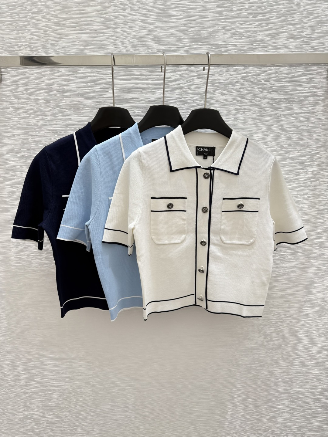 NO:429082,CH Home Summer New Lapel Knitted Short Sleeve Cardigan Color White Blue Royal Blue Size 36.38.40, T-shirt,alexander wang19860909CH家 夏季新款 翻领针织短袖开衫 颜色白色 蓝色 宝蓝色 尺码36.38.40,,T-shirt,alexander wang,Women's clothing