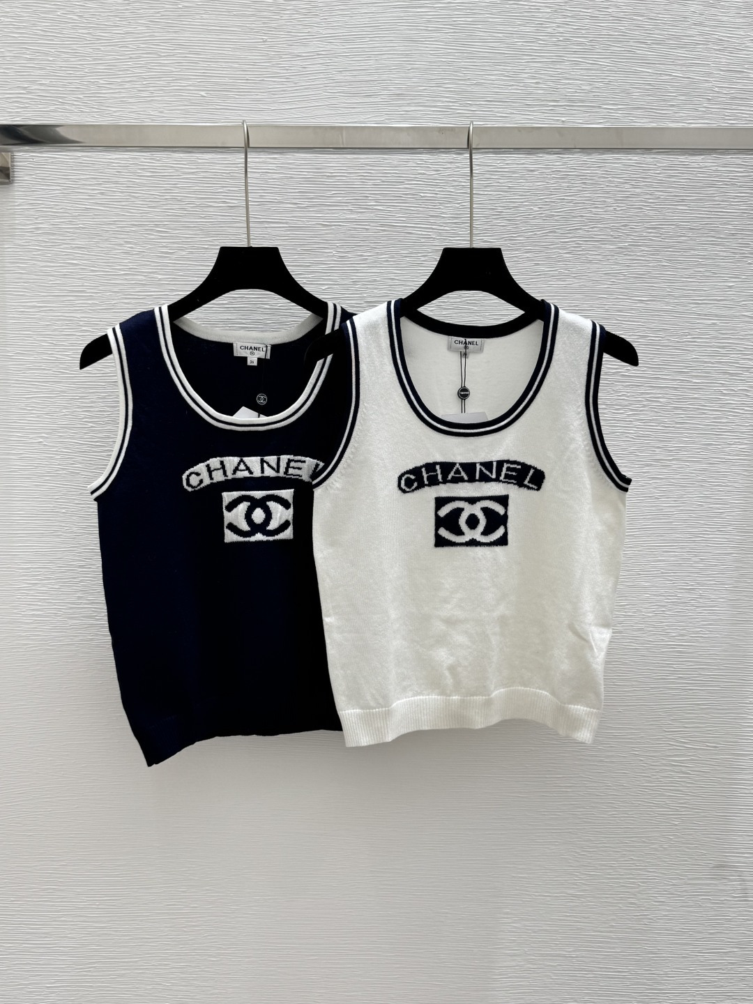 NO:429088,CH Home Summer New Style Contrast Letter Knitted Vest Color White Black Size 36.38.40,,alexander wang19860909CH家 夏季新款 撞色字母针织背心 颜色白色 黑色 尺码36.38.40,,alexander wang,Women's clothing