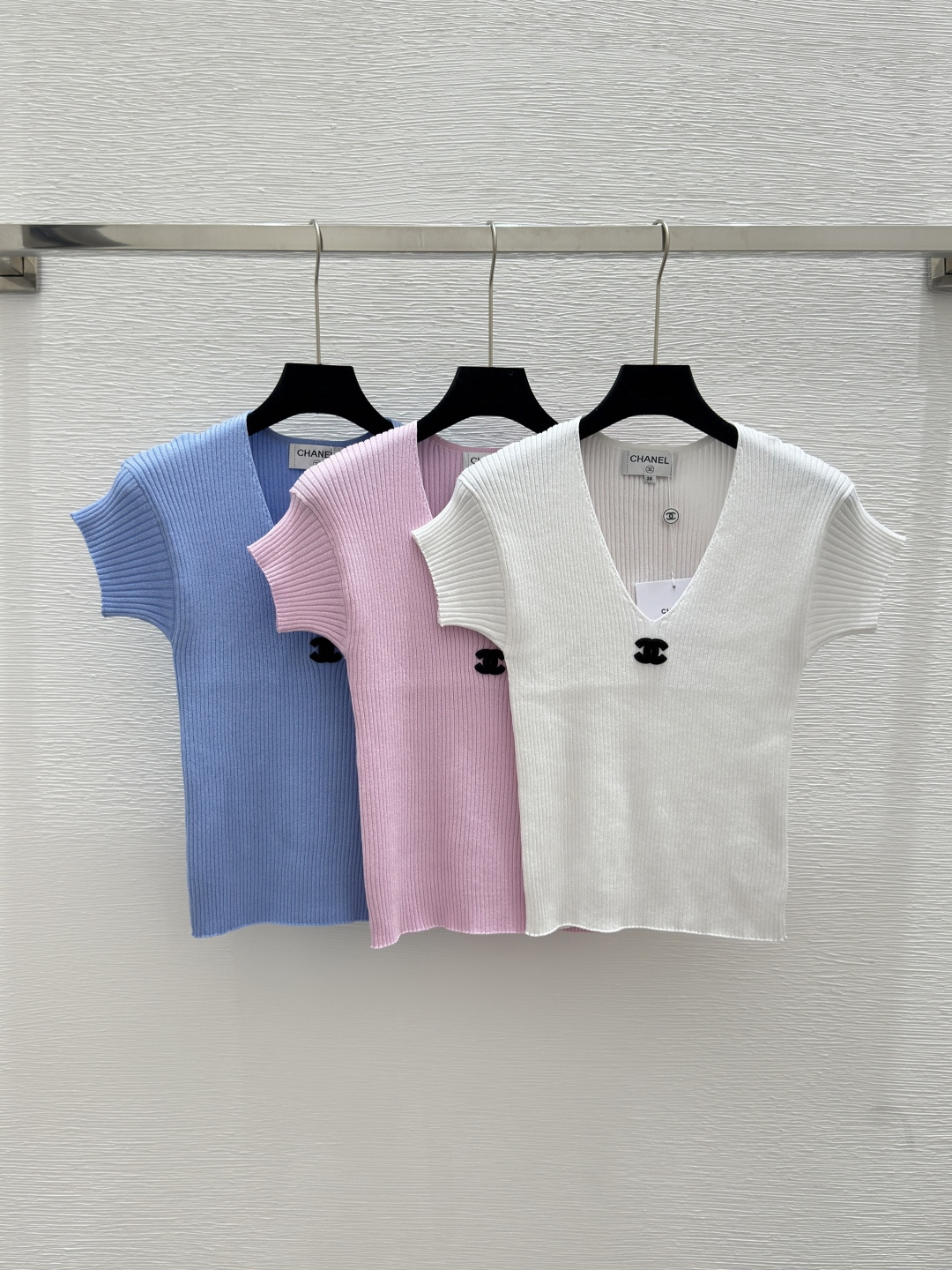 NO:429084,CH Home Summer New Style Solid Color V-neck Knitted Short Sleeve Color White Pink Blue Size 36.38.40, T-shirt,alexander wang19860909CH家 夏季新款 纯色V领针织短袖 颜色白色 粉色 蓝色 尺码36.38.40,,T-shirt,alexander wang,Women's clothing