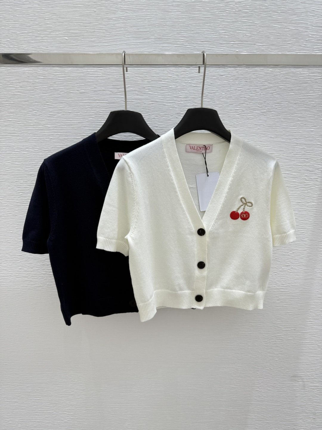 NO:429867,VA Home Summer New Style Cherry Cardigan Knitted Short Sleeve Color Royal Blue White Size 36.38.40, T-shirt,alexander wang19860909VA家 夏季新款 樱桃开衫针织短袖 颜色宝蓝色 白色 尺码36.38.40,,T-shirt,alexander wang,Women's clothing