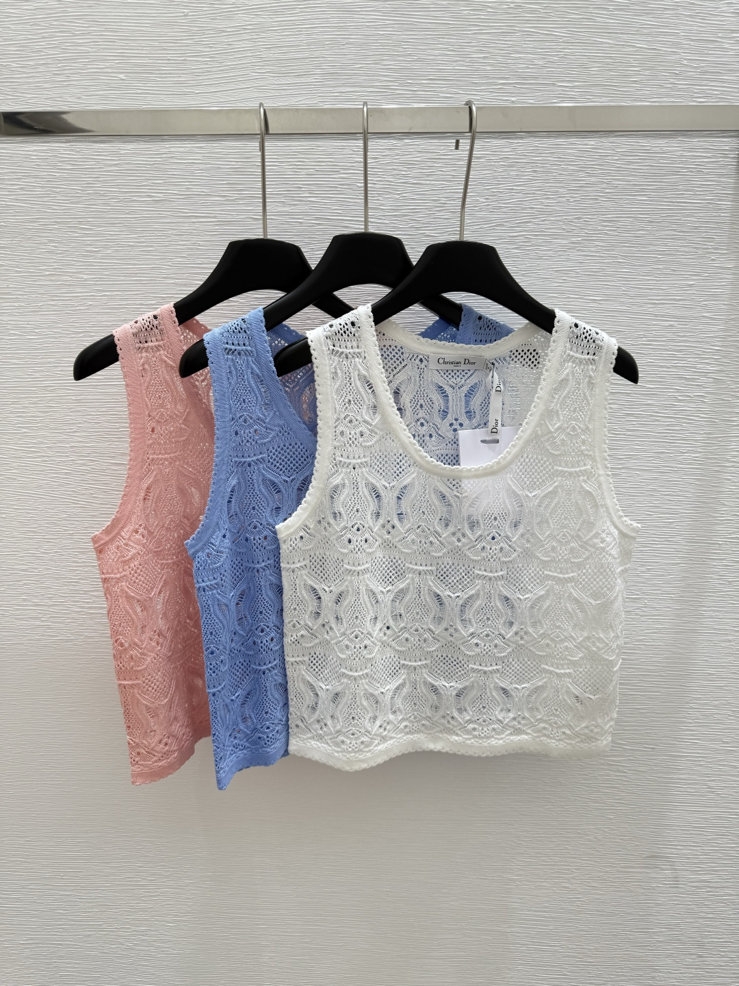 NO:429882,CH Home Summer New Style Round Neck Hollow Knitted Vest Color White Blue Pink Size 36.38.40,,alexander wang19860909CH家 夏季新款 圆领镂空针织背心 颜色白色 蓝色 粉色 尺码36.38.40,,alexander wang,Women's clothing