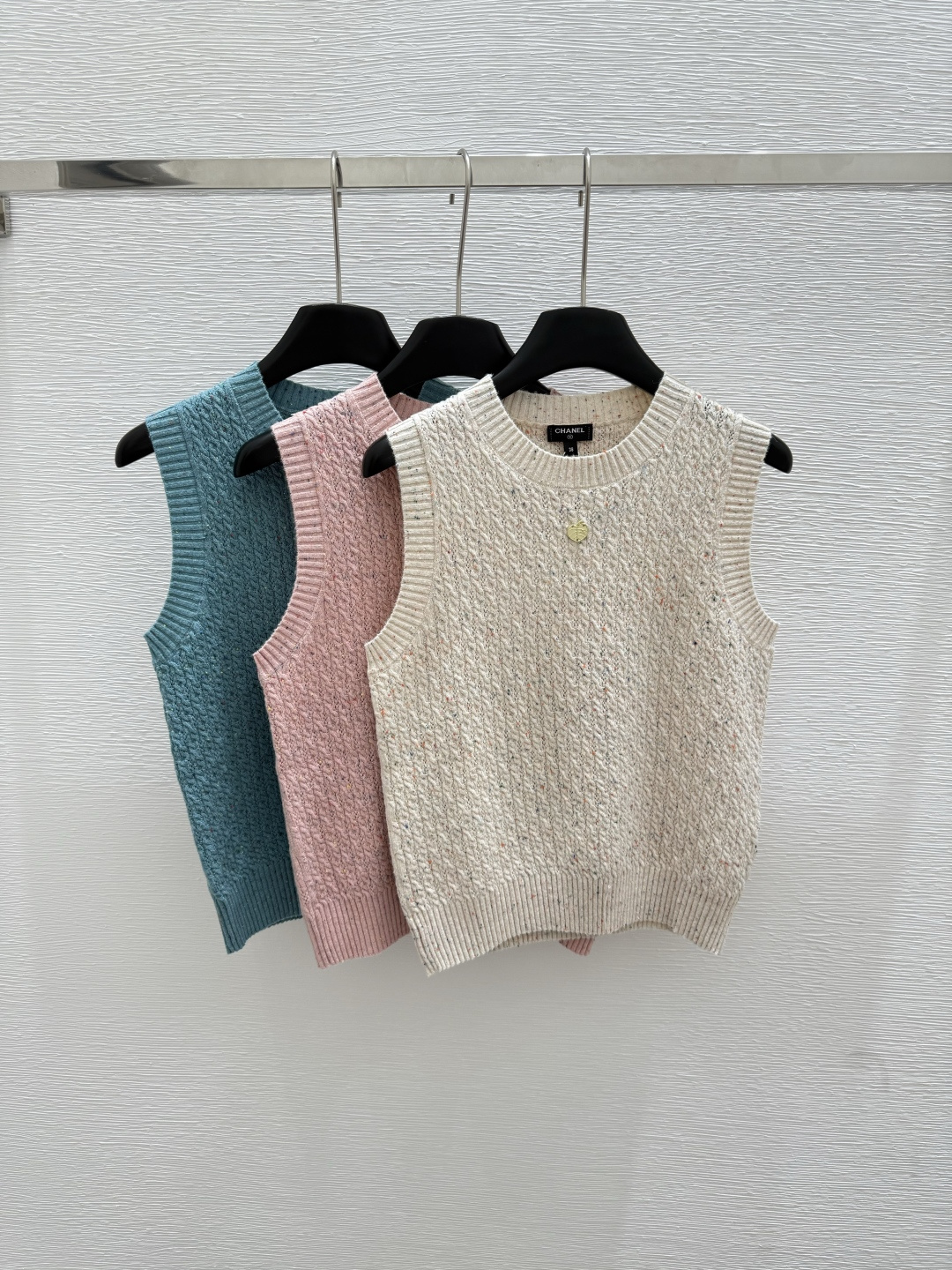 NO:432802,CH Home Summer New Style Round Neck Color Dot Knitted Vest Color White Pink Green Size 36.38.40,,alexander wang19860909CH家 夏季新款 圆领彩点针织背心 颜色白色 粉色 绿色 尺码36.38.40,,alexander wang,Women's clothing