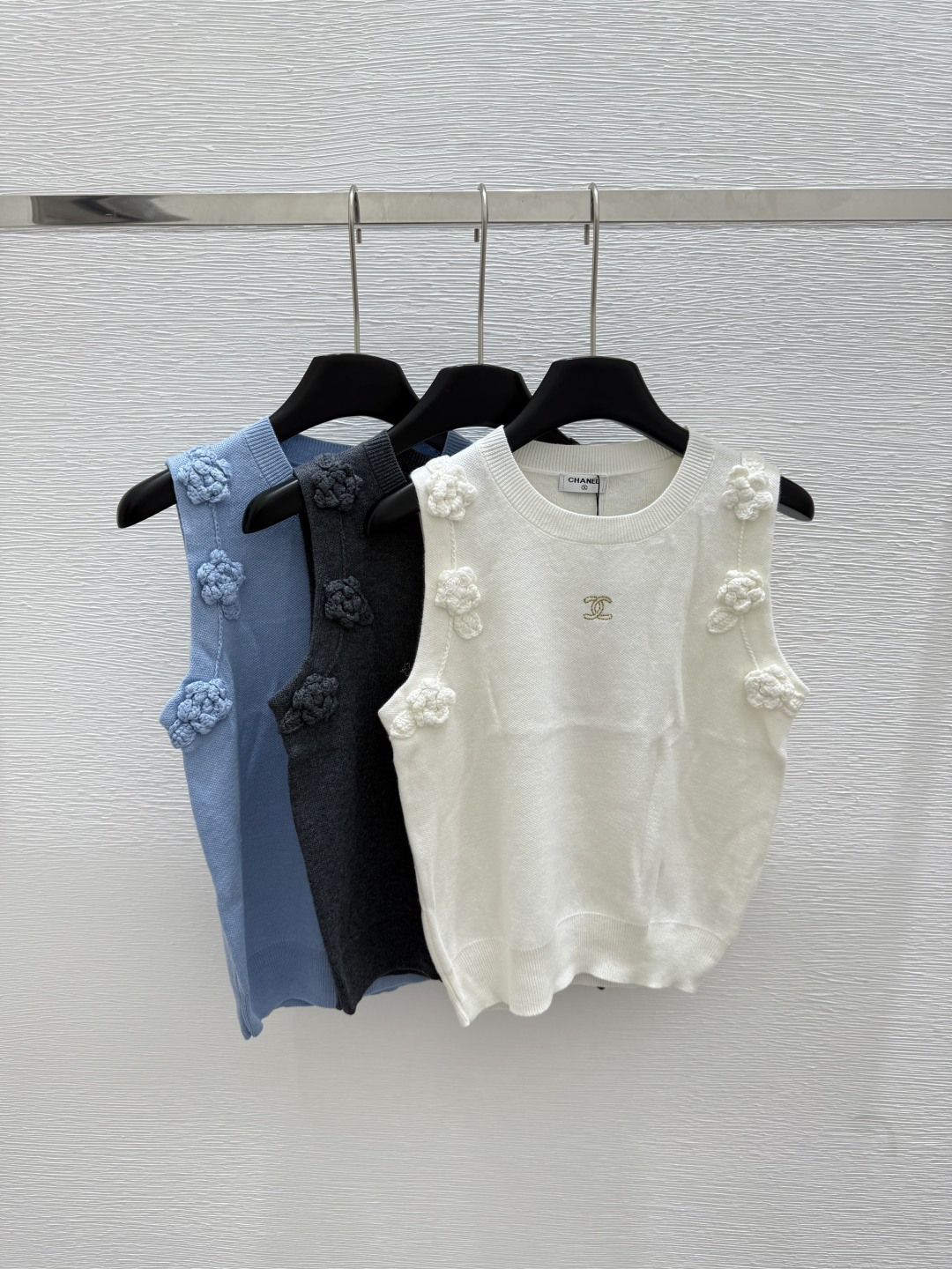 NO:428538,CH Home New Summer Embroidered Knitted Vest Color White Blue Black Size 36.38.40,,alexander wang19860909CH家 夏季新款 绣花针织背心 颜色白色 蓝色 黑色 尺码36.38.40,,alexander wang,Women's clothing