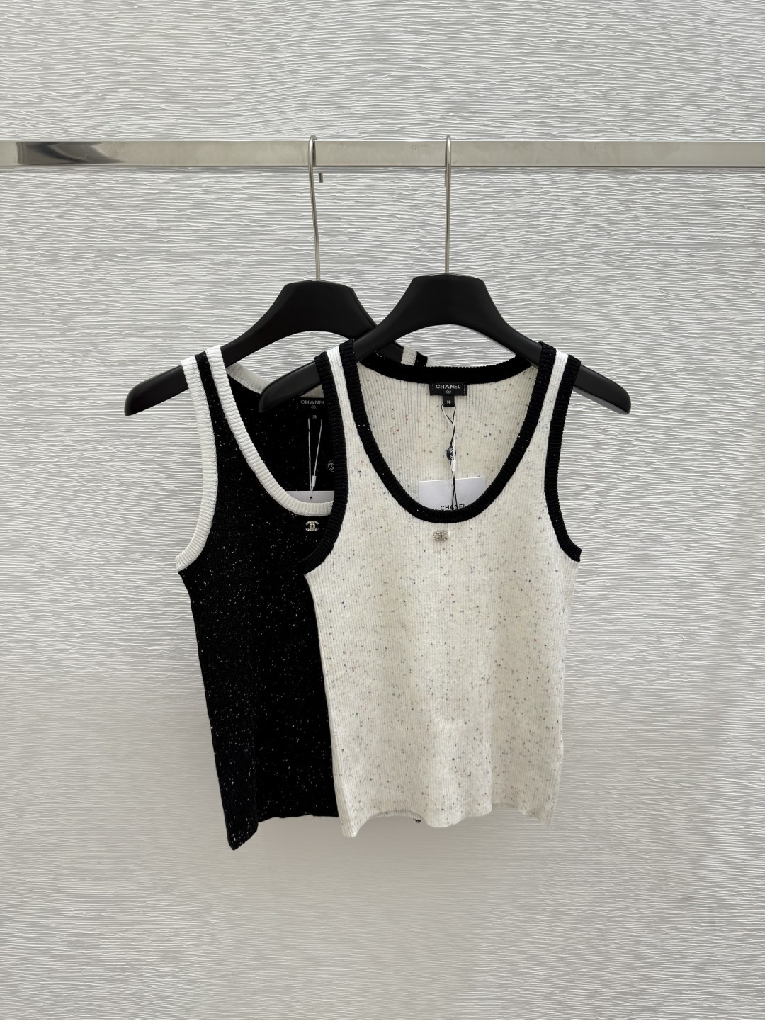 NO:428514,CH Home Summer New Style Round Neck Knitted Vest Color White Black Size 36.38.40, Alexander Wang19860909CH家 夏季新款 圆领针织背心 颜色白色 黑色 尺码36.38.40,,alexander wang,Women's clothing