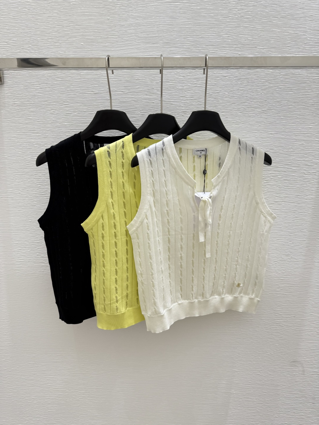 NO:433993,CH Home Summer New Style Strap Knitted Vest Color White Yellow Black Size 36.38.40,,alexander wang19860909CH家 夏季新款 绑带针织背心 颜色白色 黄色 黑色 尺码36.38.40,,alexander wang,Women's clothing