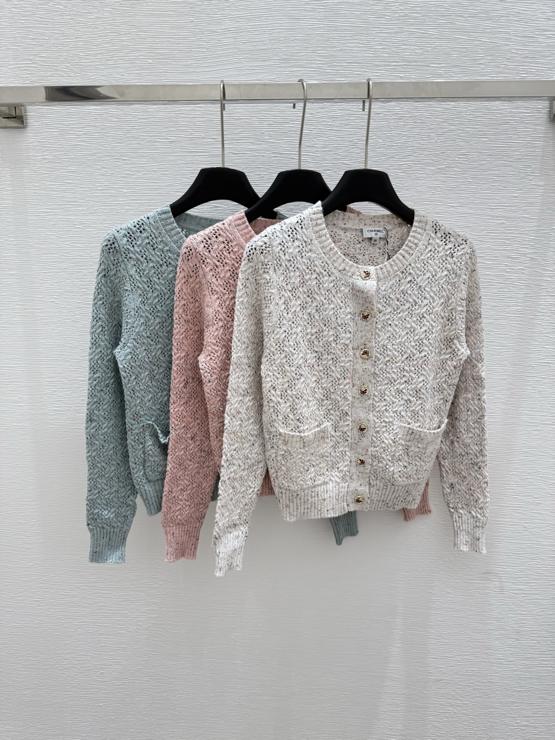 NO:434020,CH Home Summer New Style Round Neck Knit Cardigan Long Sleeve Color White Pink Blue Size 36.38.40,,alexander wang19860909CH家 夏季新款 圆领针织开衫长袖 颜色白色 粉色 蓝色 尺码36.38.40,,alexander wang,Women's clothing